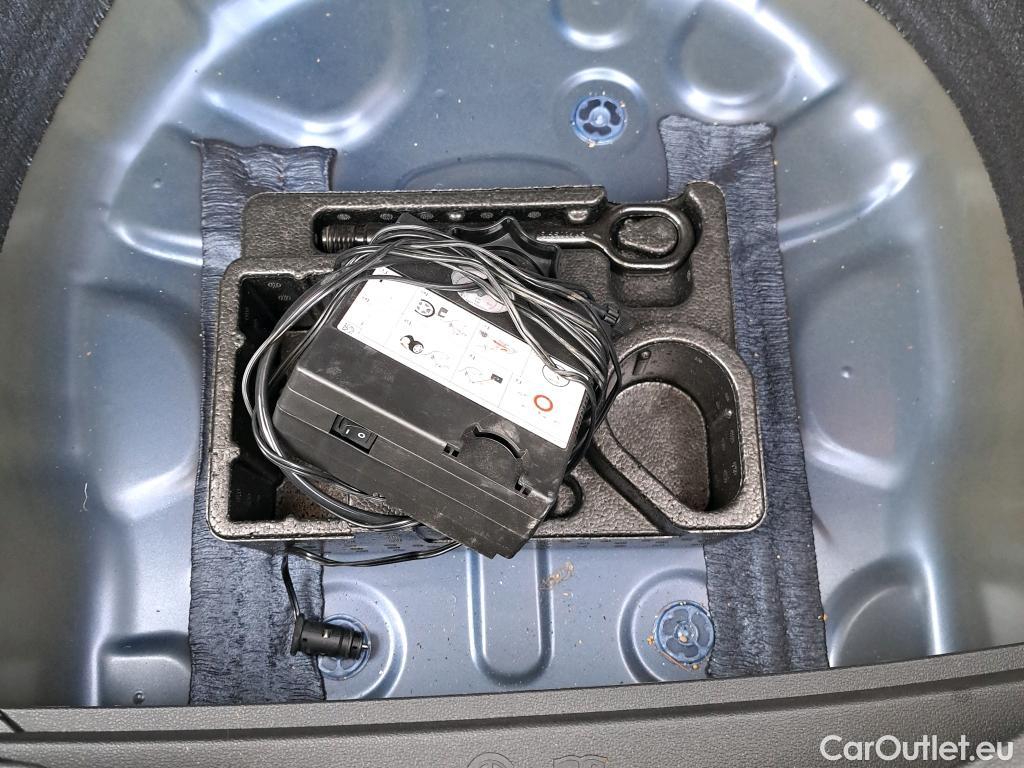  Volkswagen  Taigo VOLKSWAGEN  / 2021 / 5P / todoterreno Life 1.0 TSI 70kW (95CV) #3