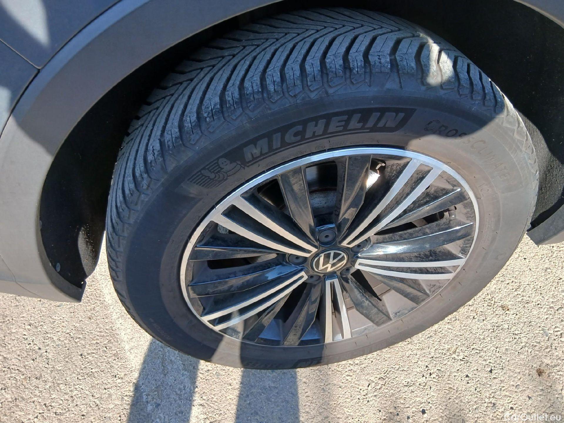  Volkswagen  Tiguan VOLKSWAGEN  / 2020 / 5P / todoterreno Life 2.0 TDI 110kW (150CV) DSG #22