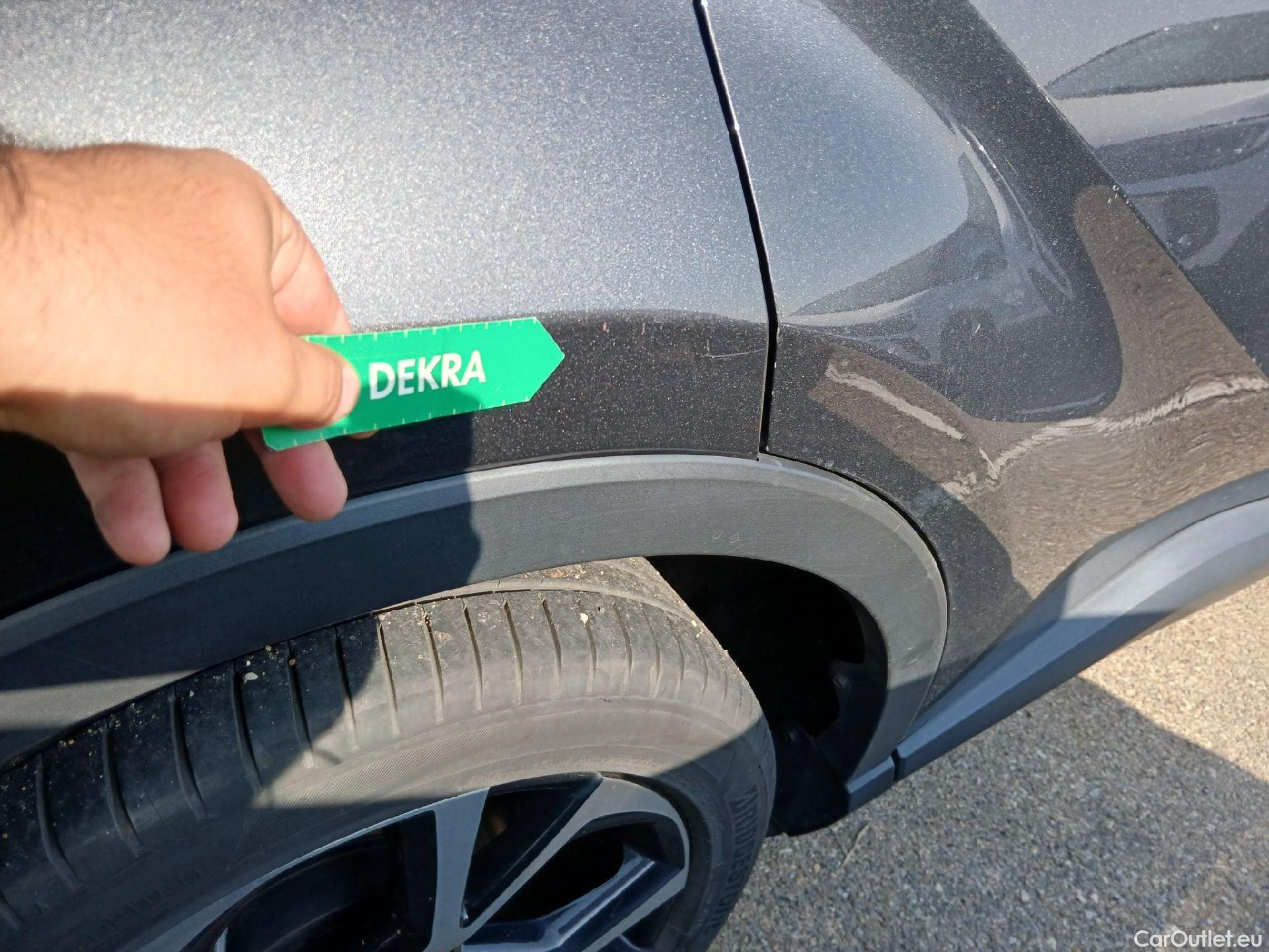  Toyota  C-HR TOYOTA  / 2019 / 5P / todoterreno 1.8 125H Advance #18