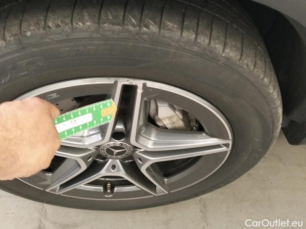  Mercedes  G-Klasee MERCEDES-BENZ Clase GLC / 2019 / 5P / todoterreno GLC 300 de 4MATIC #4