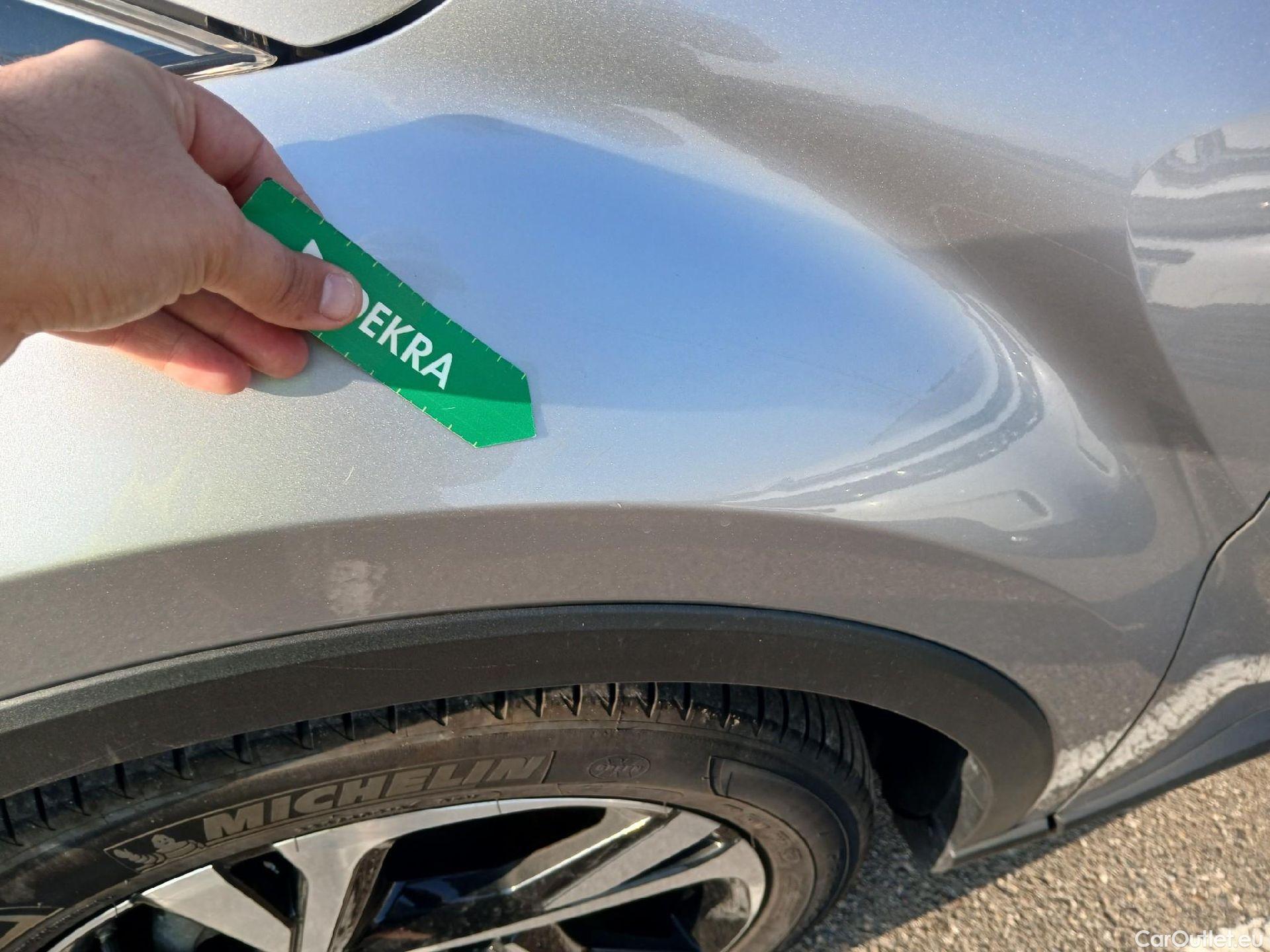  Toyota  C-HR TOYOTA  / 2019 / 5P / todoterreno 1.8 125H Advance #13