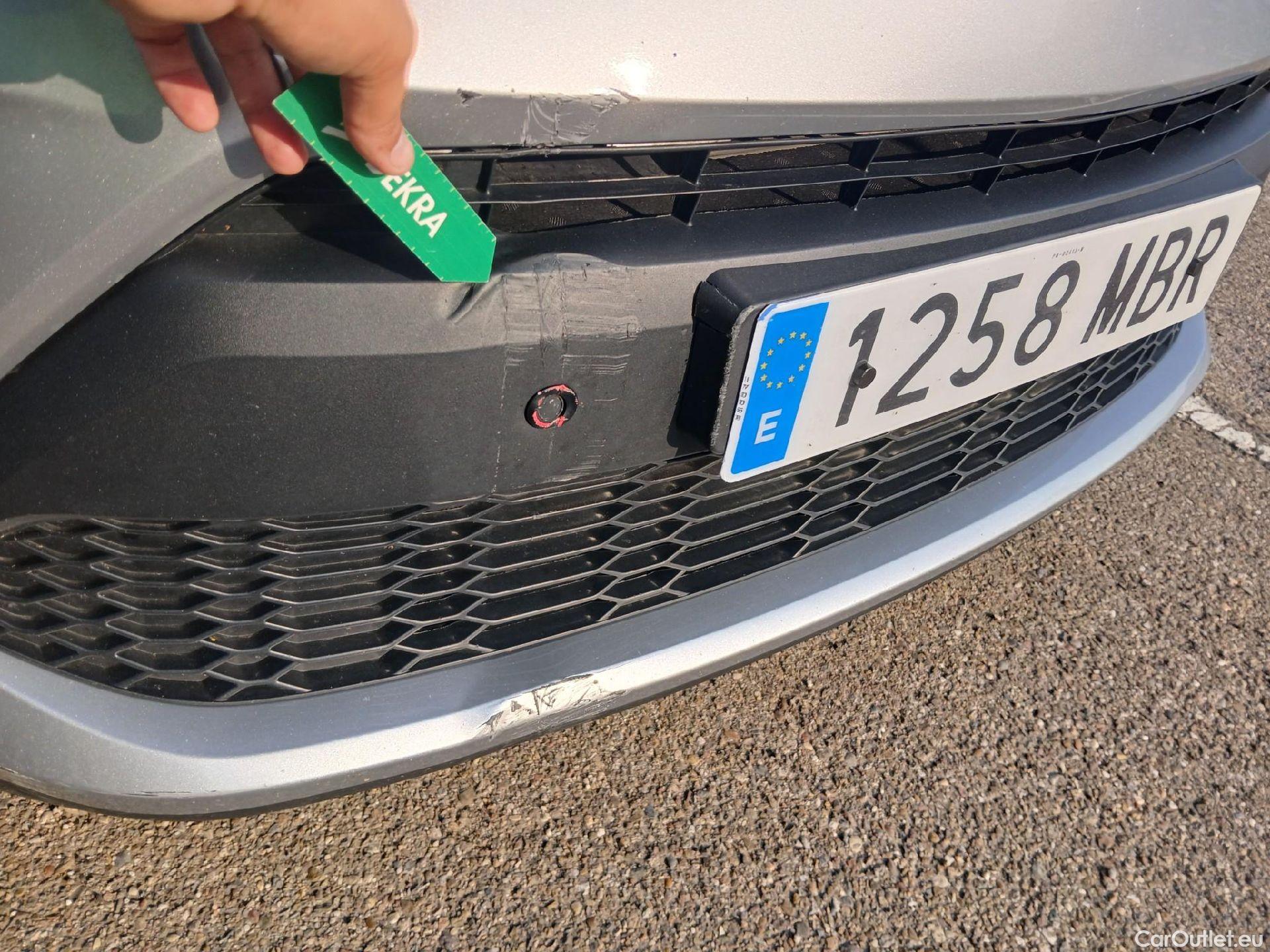  Toyota  C-HR TOYOTA  / 2019 / 5P / todoterreno 1.8 125H Advance #5