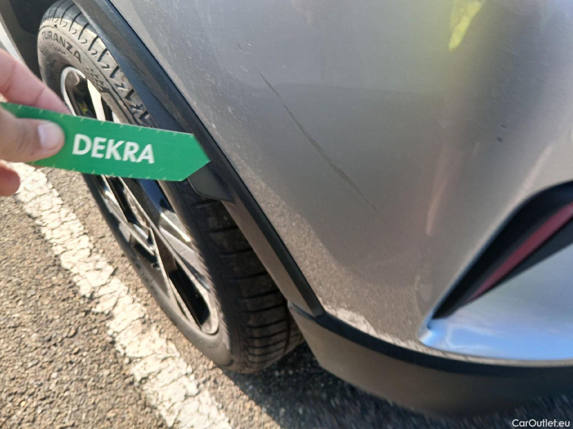  Toyota  C-HR TOYOTA  / 2019 / 5P / todoterreno 1.8 125H Advance #21