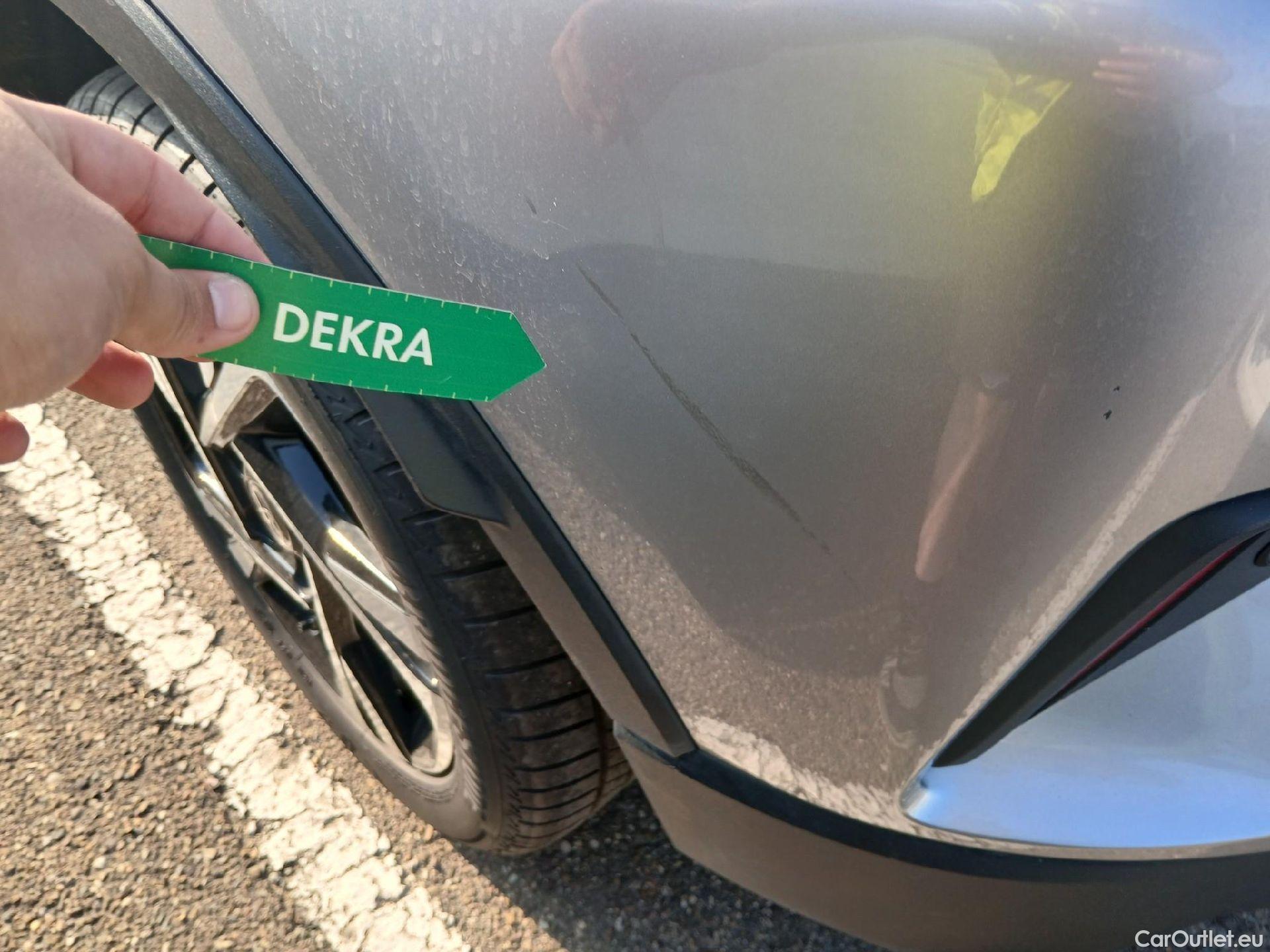  Toyota  C-HR TOYOTA  / 2019 / 5P / todoterreno 1.8 125H Advance #23