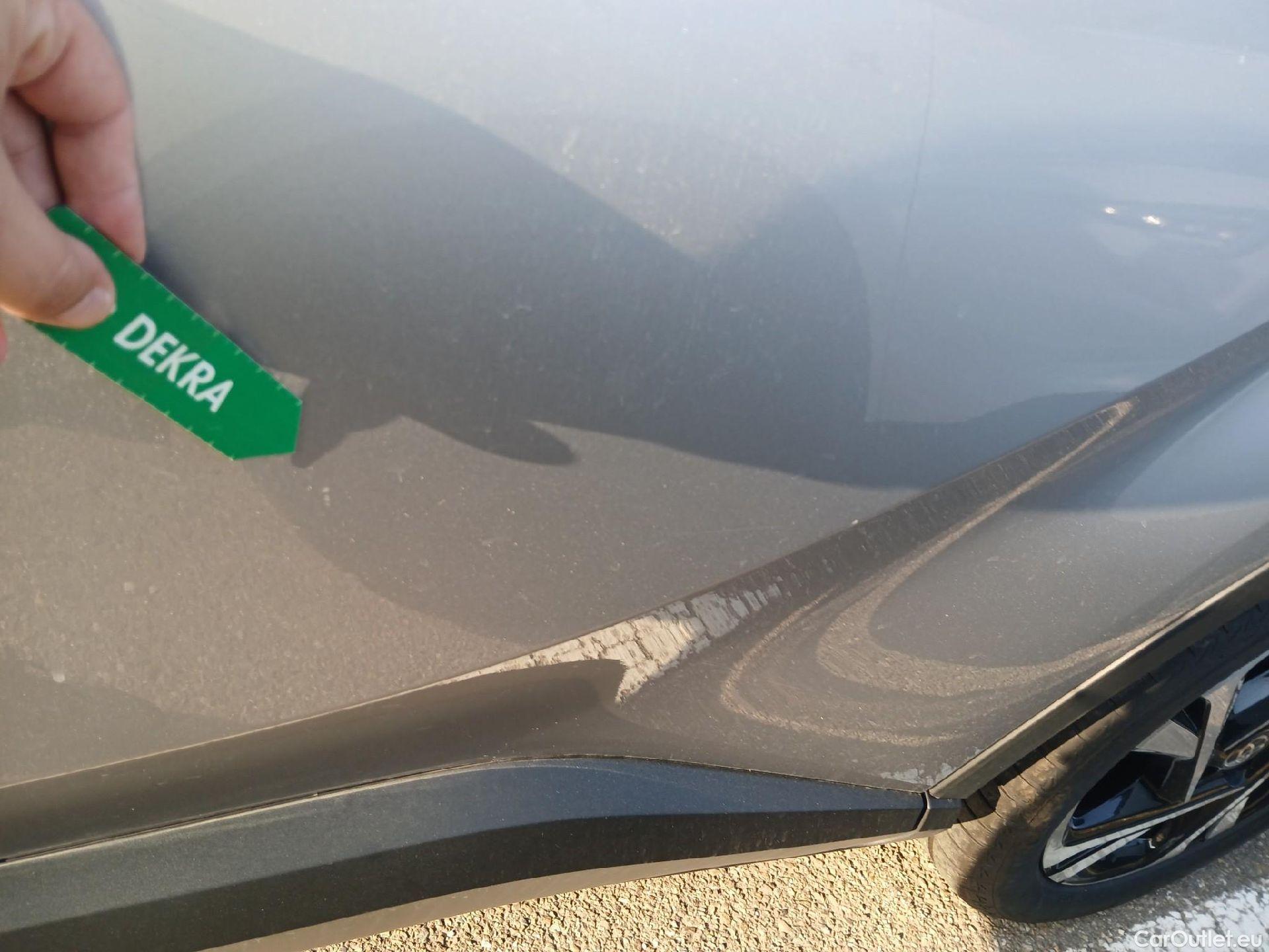  Toyota  C-HR TOYOTA  / 2019 / 5P / todoterreno 1.8 125H Advance #18