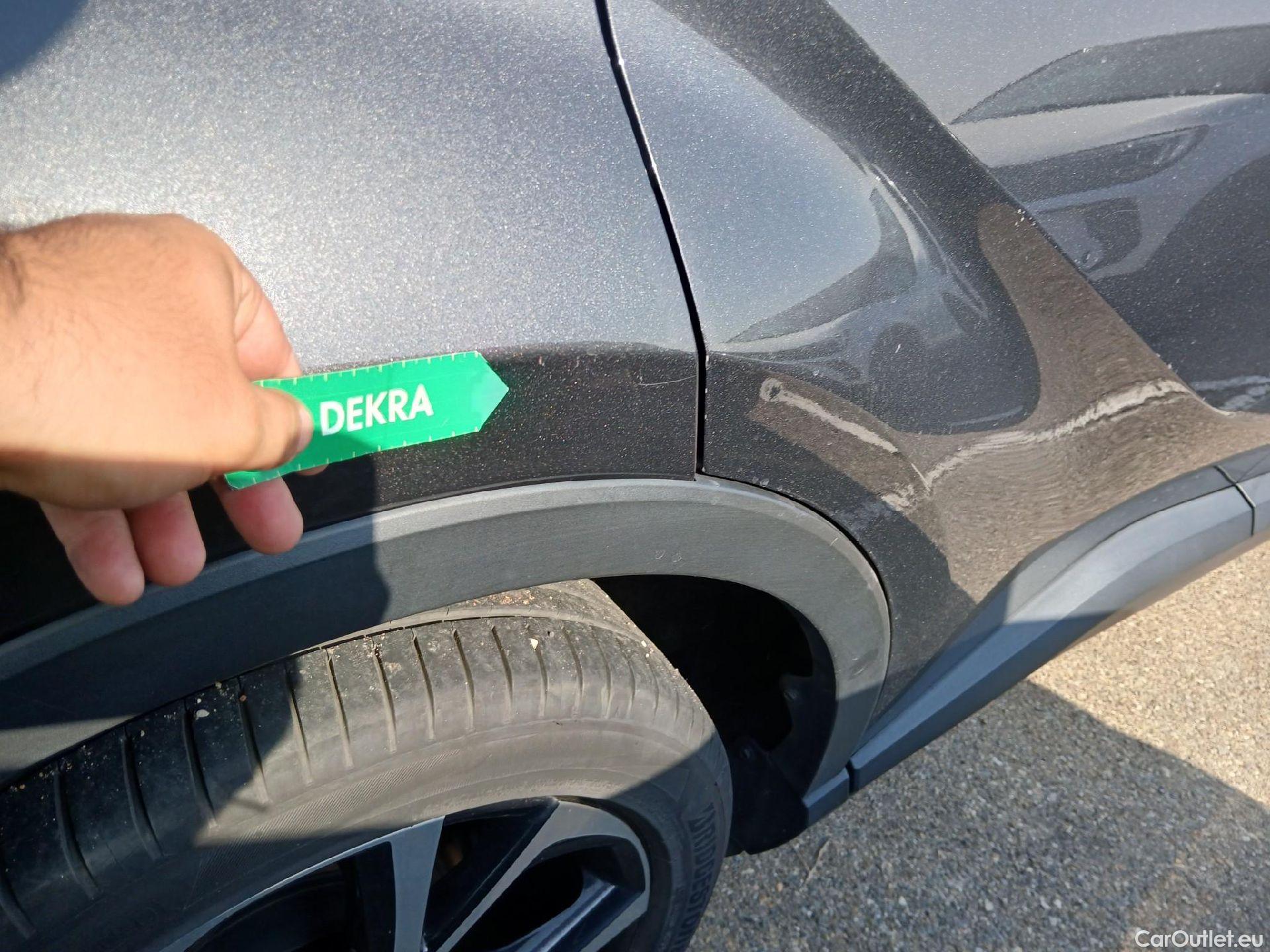  Toyota  C-HR TOYOTA  / 2019 / 5P / todoterreno 1.8 125H Advance #19