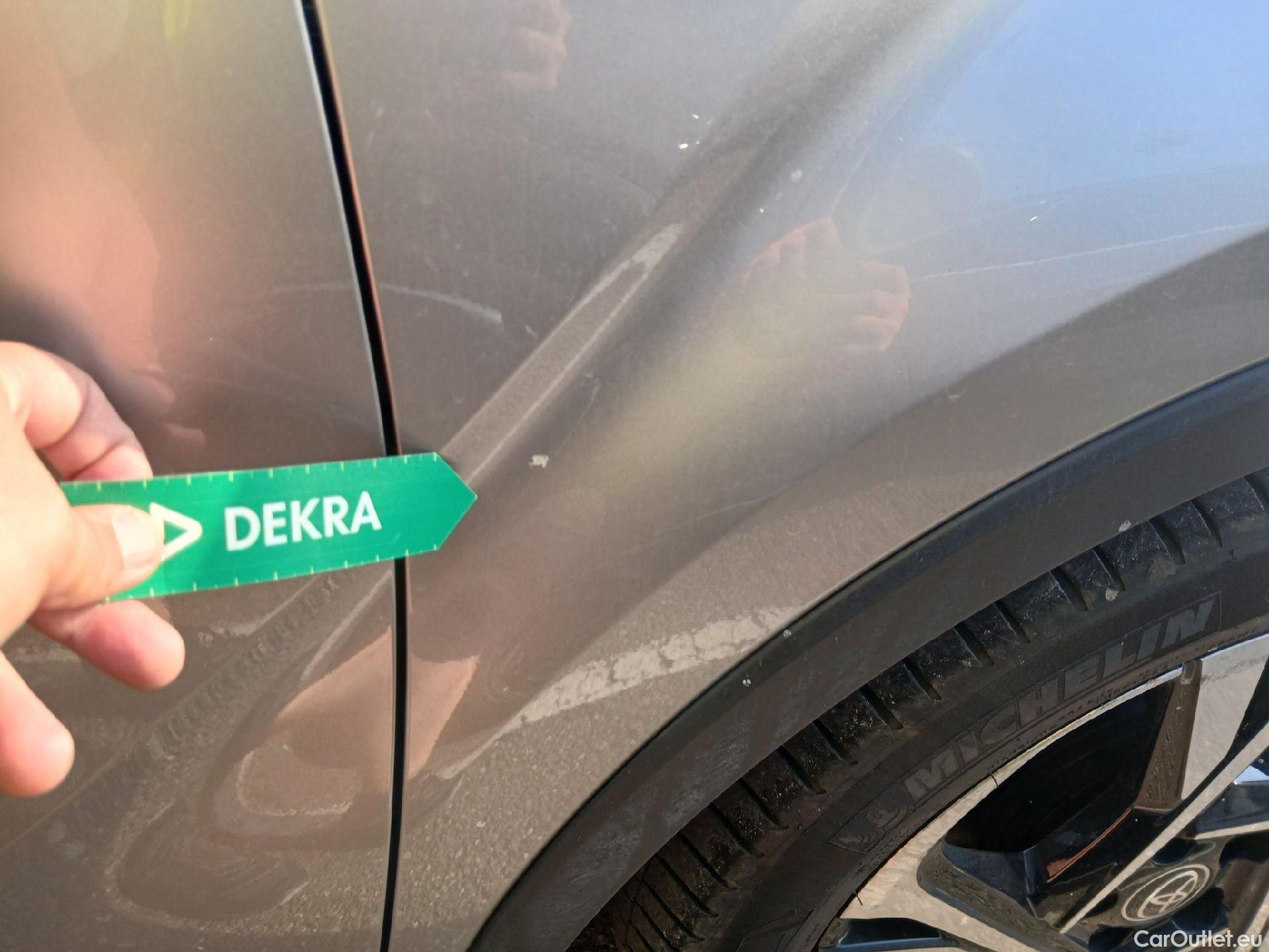  Toyota  C-HR TOYOTA  / 2019 / 5P / todoterreno 1.8 125H Advance #32