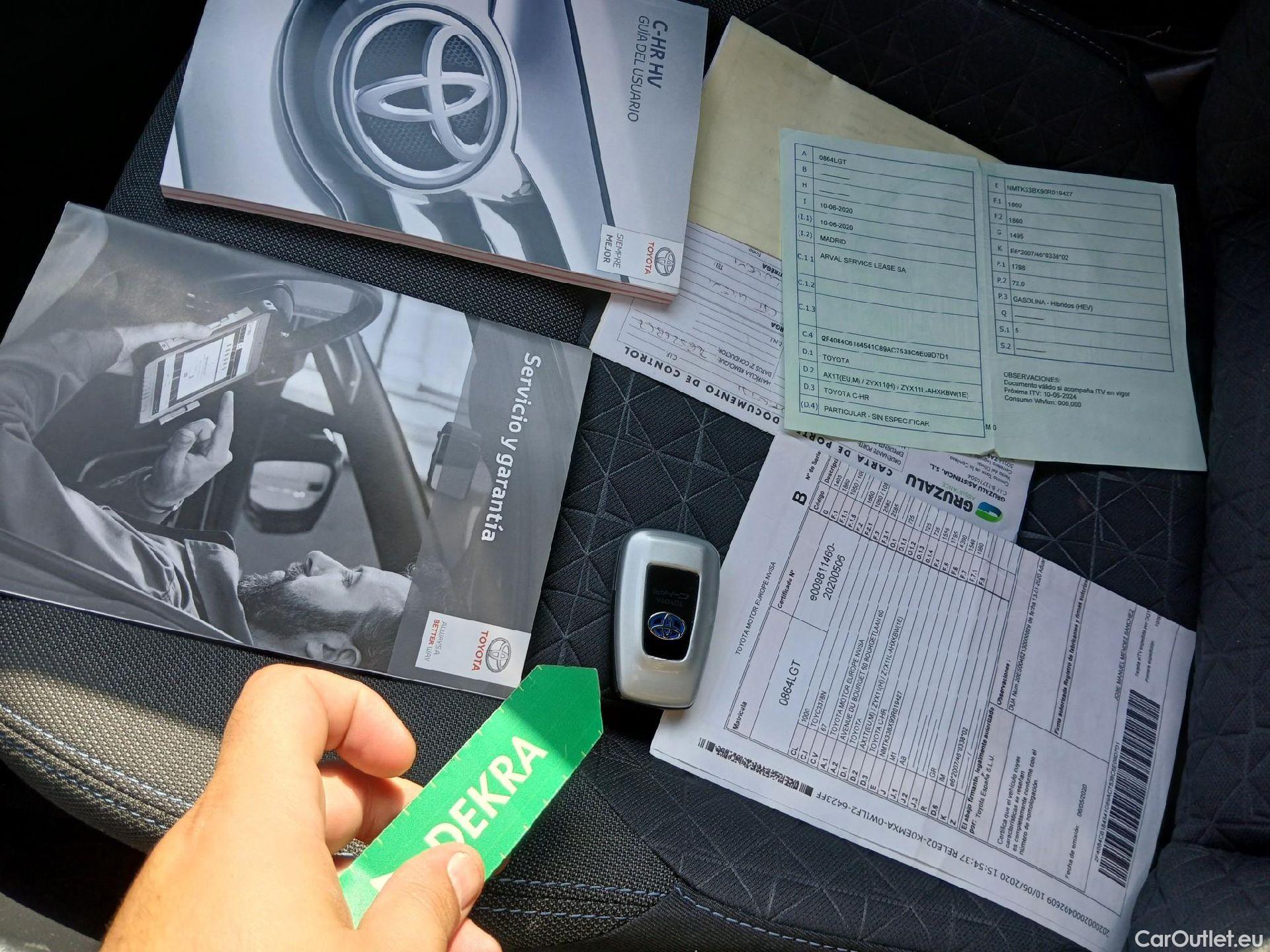  Toyota  C-HR TOYOTA  / 2019 / 5P / todoterreno 1.8 125H Advance #2