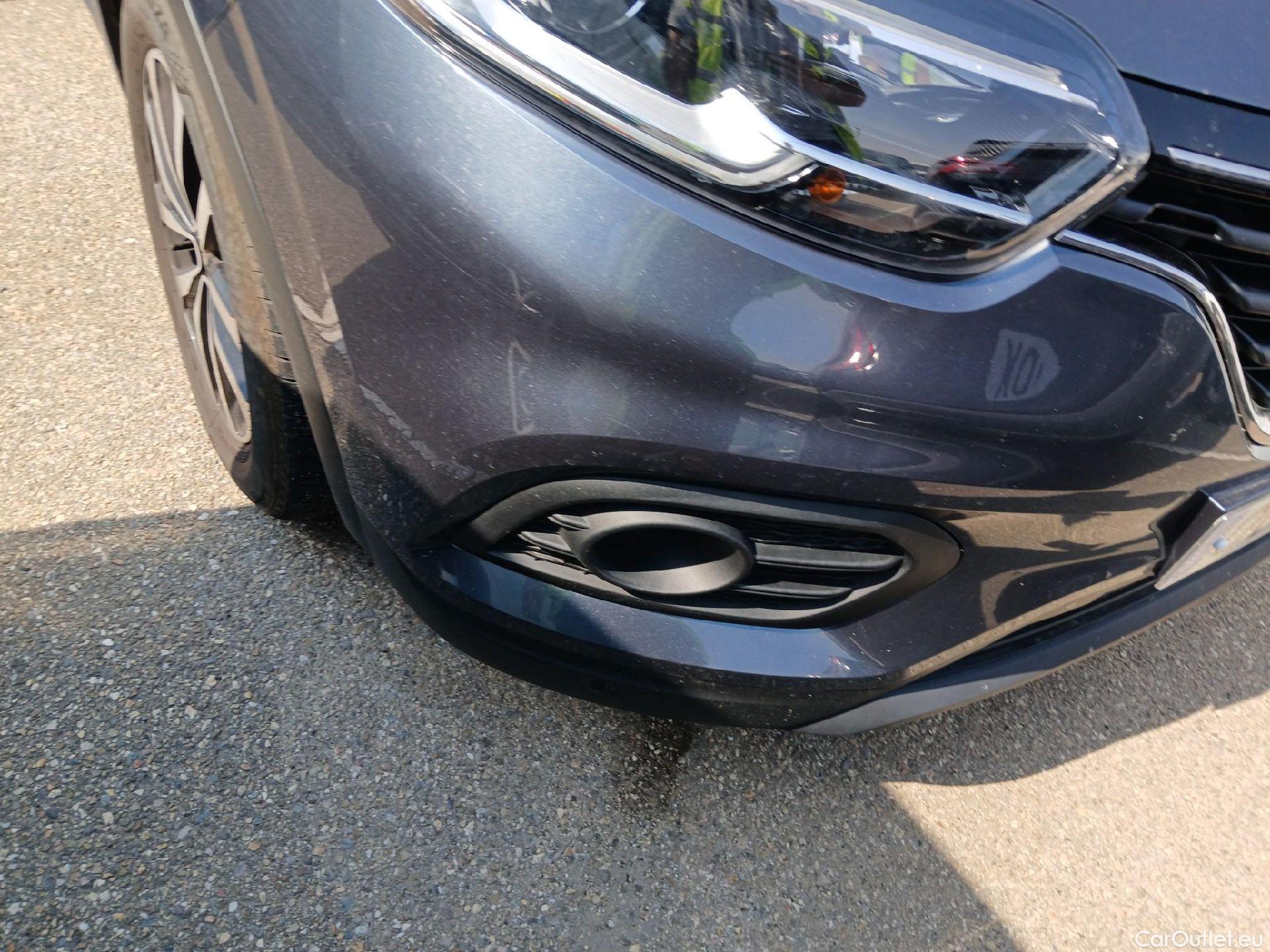  Renault  Kadjar RENAULT  / 2019 / 5P / crossover Limited GPF TCe 103kW (140CV)(SP) #9