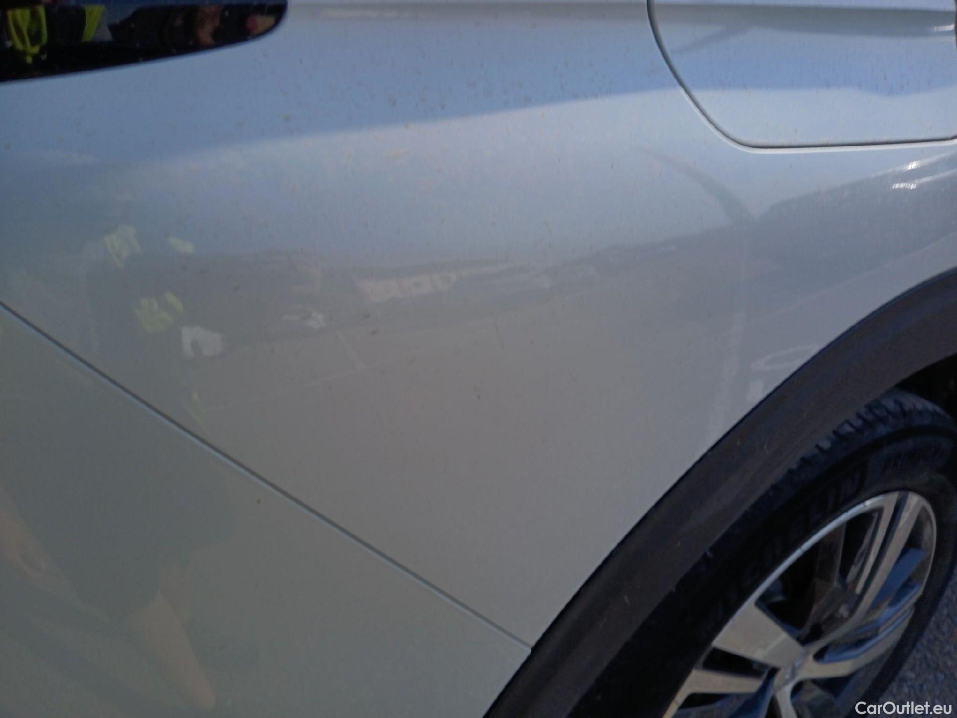  Peugeot  5008 PEUGEOT  / 2020 / 5P / todoterreno 1.5 BlueHDi 96kW (130CV) S&S Allure EAT8 #26