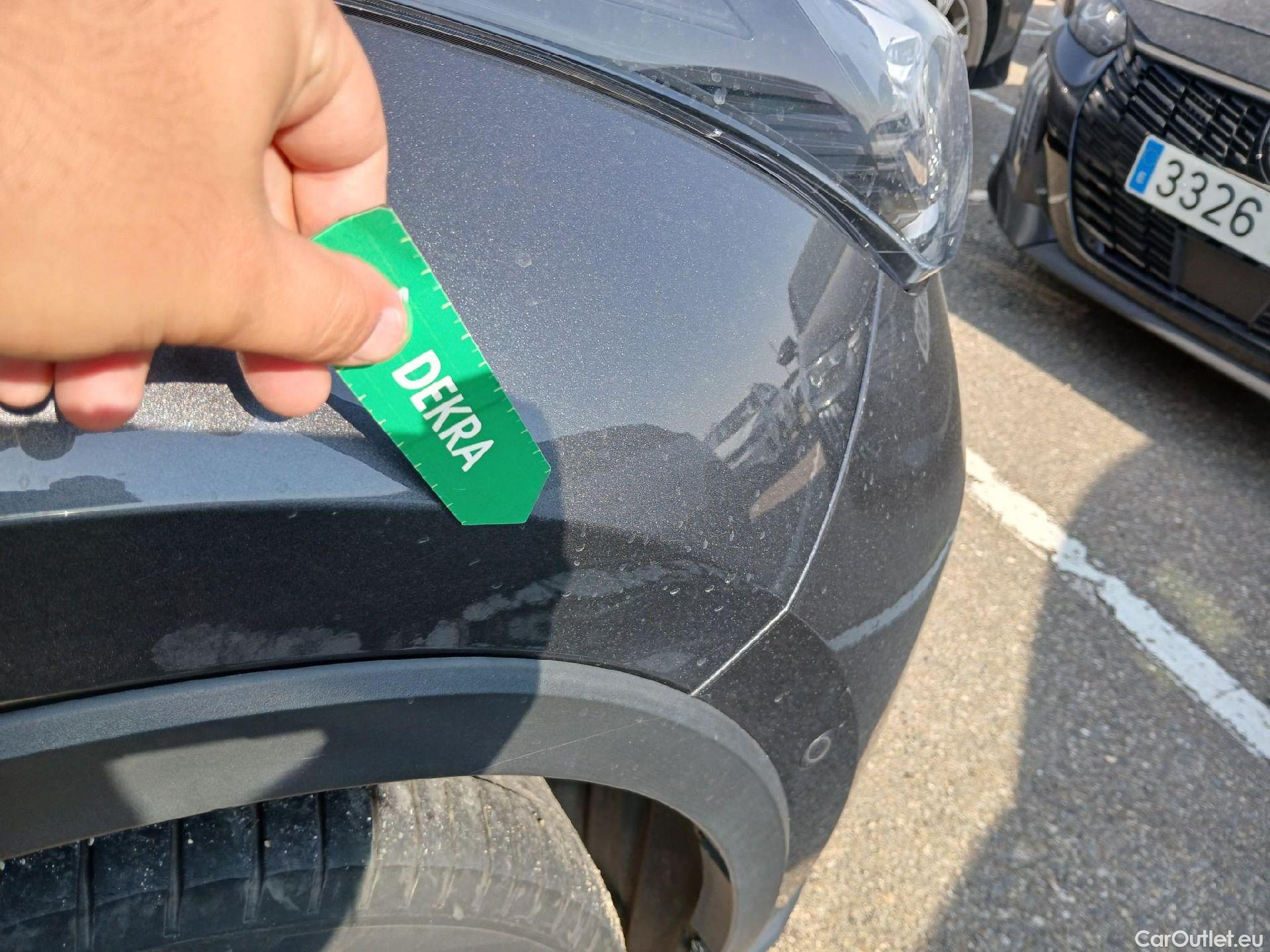  Toyota  C-HR TOYOTA  / 2019 / 5P / todoterreno 1.8 125H Advance #24
