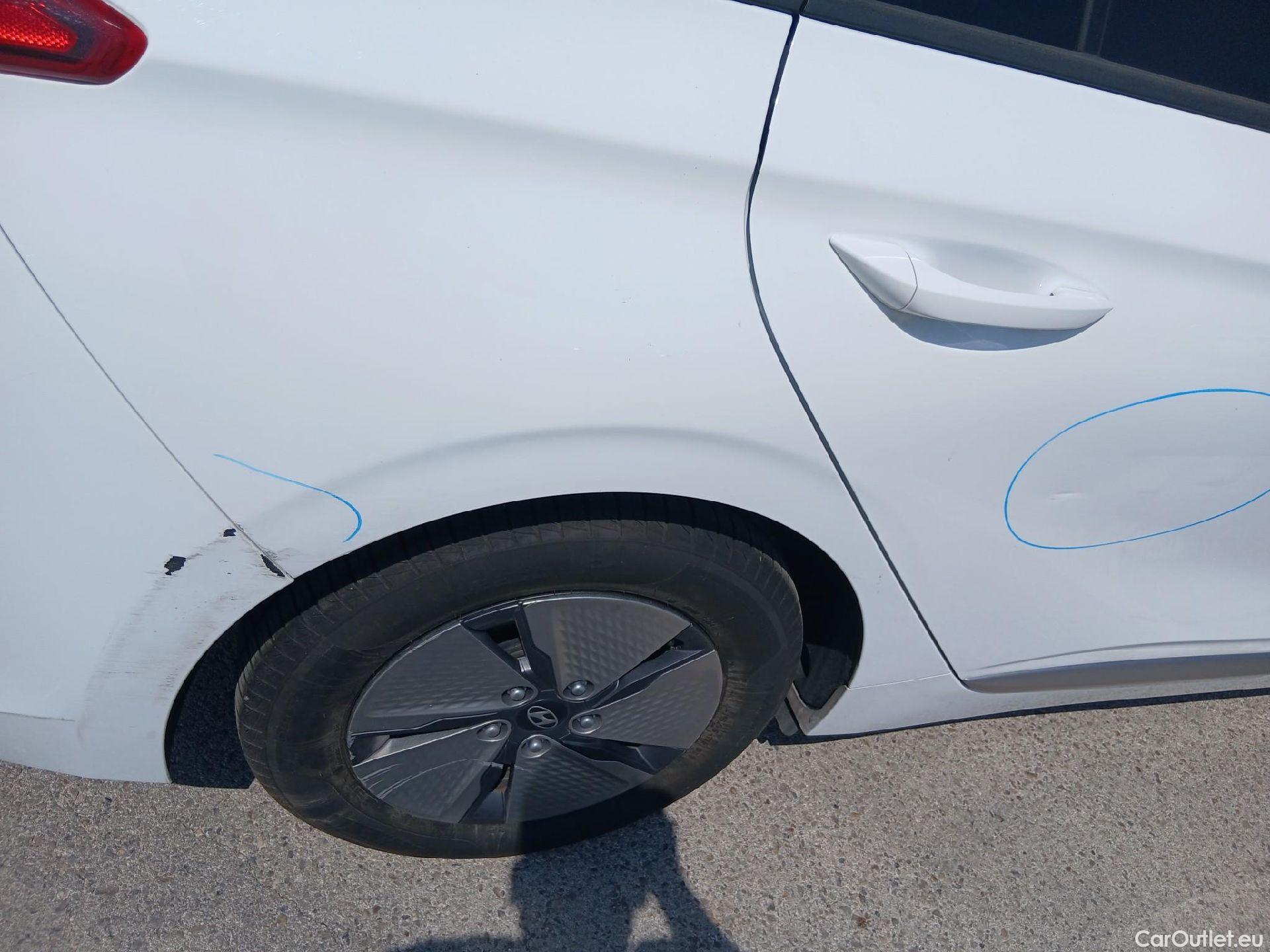  Hyundai   Ioniq HYUNDAI / 2019 / 5P / berlina con portón 1.6 GDI HEV Klass DCT #30