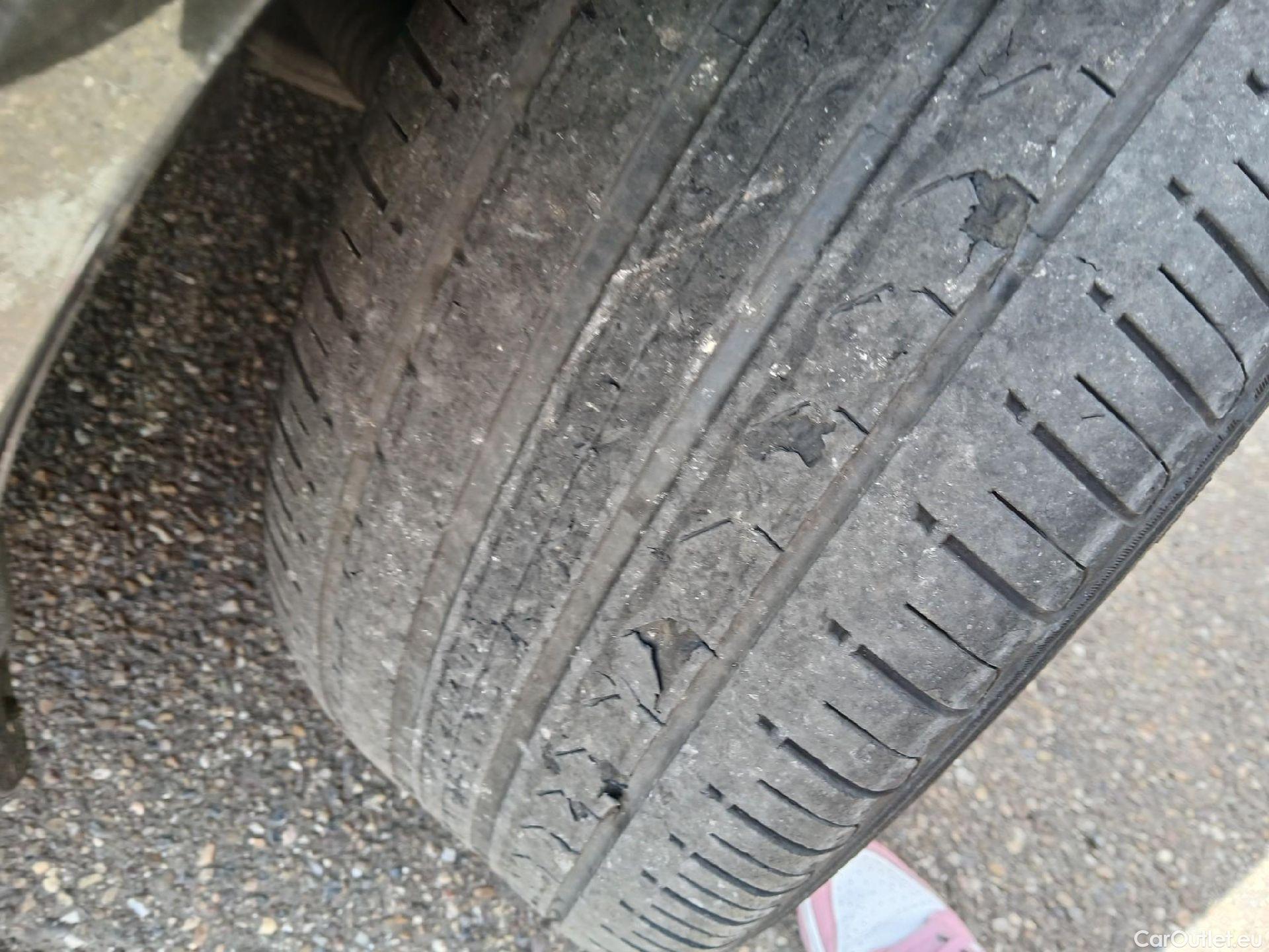  Volvo  XC60 VOLVO  / 2017 / 5P / todoterreno 2.0 B4 D Momentum Pro Auto #22