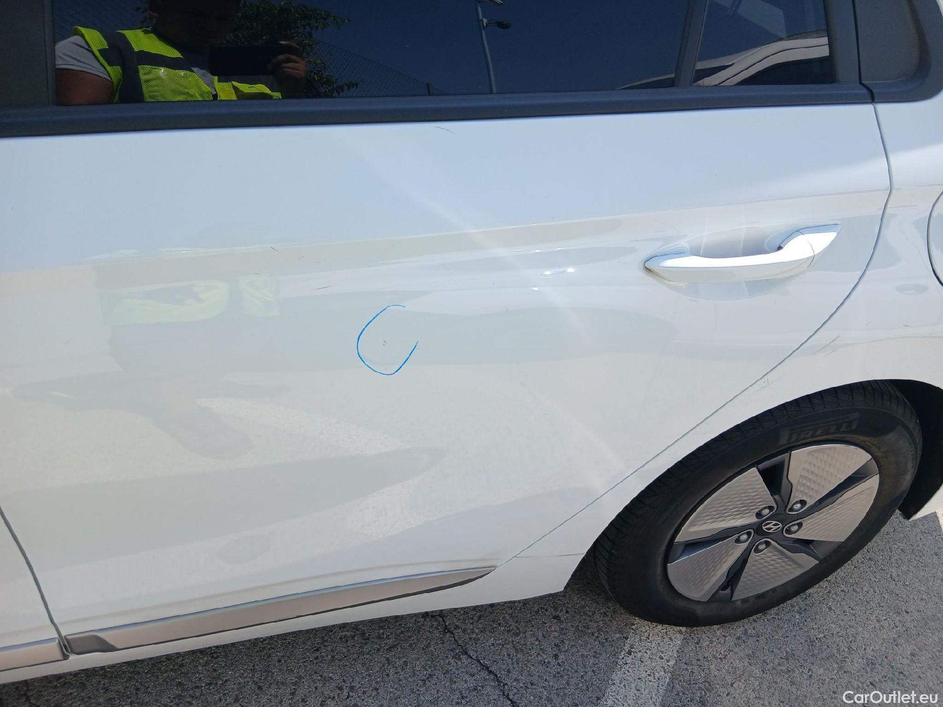  Hyundai   Ioniq HYUNDAI / 2019 / 5P / berlina con portón 1.6 GDI HEV Klass DCT #21
