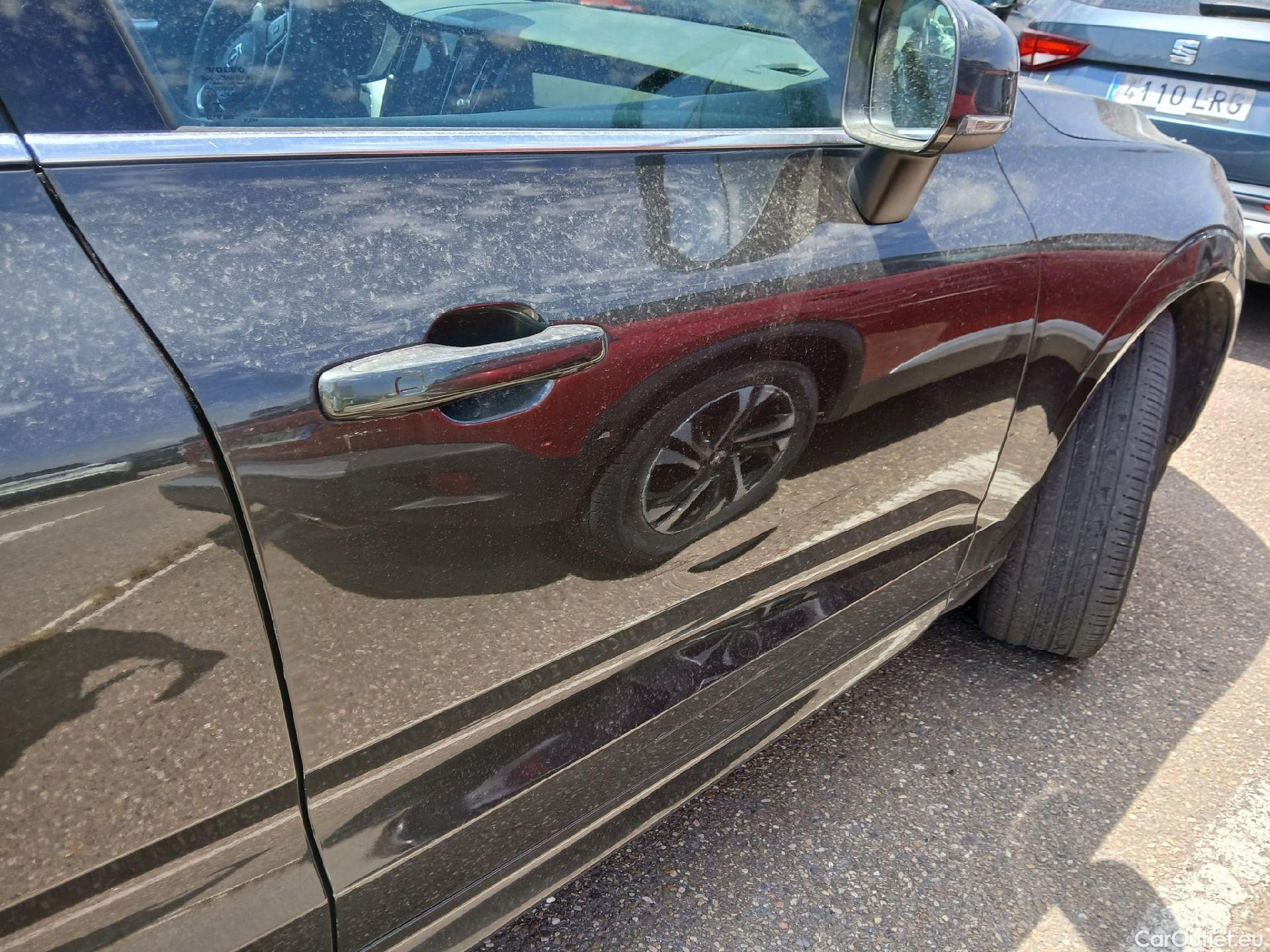  Volvo  XC60 VOLVO  / 2017 / 5P / todoterreno 2.0 B4 D Momentum Pro Auto #14