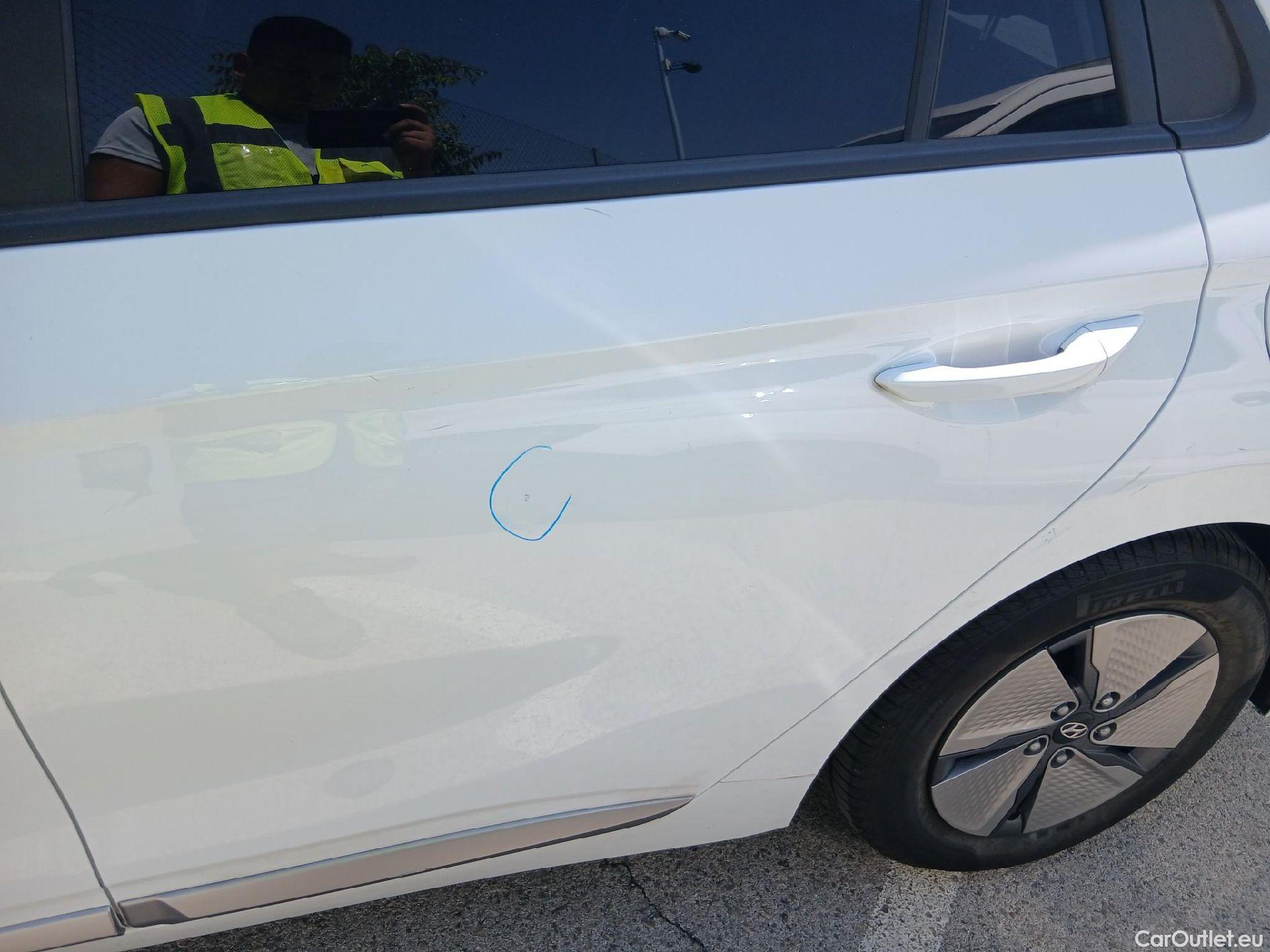  Hyundai   Ioniq HYUNDAI / 2019 / 5P / berlina con portón 1.6 GDI HEV Klass DCT #20