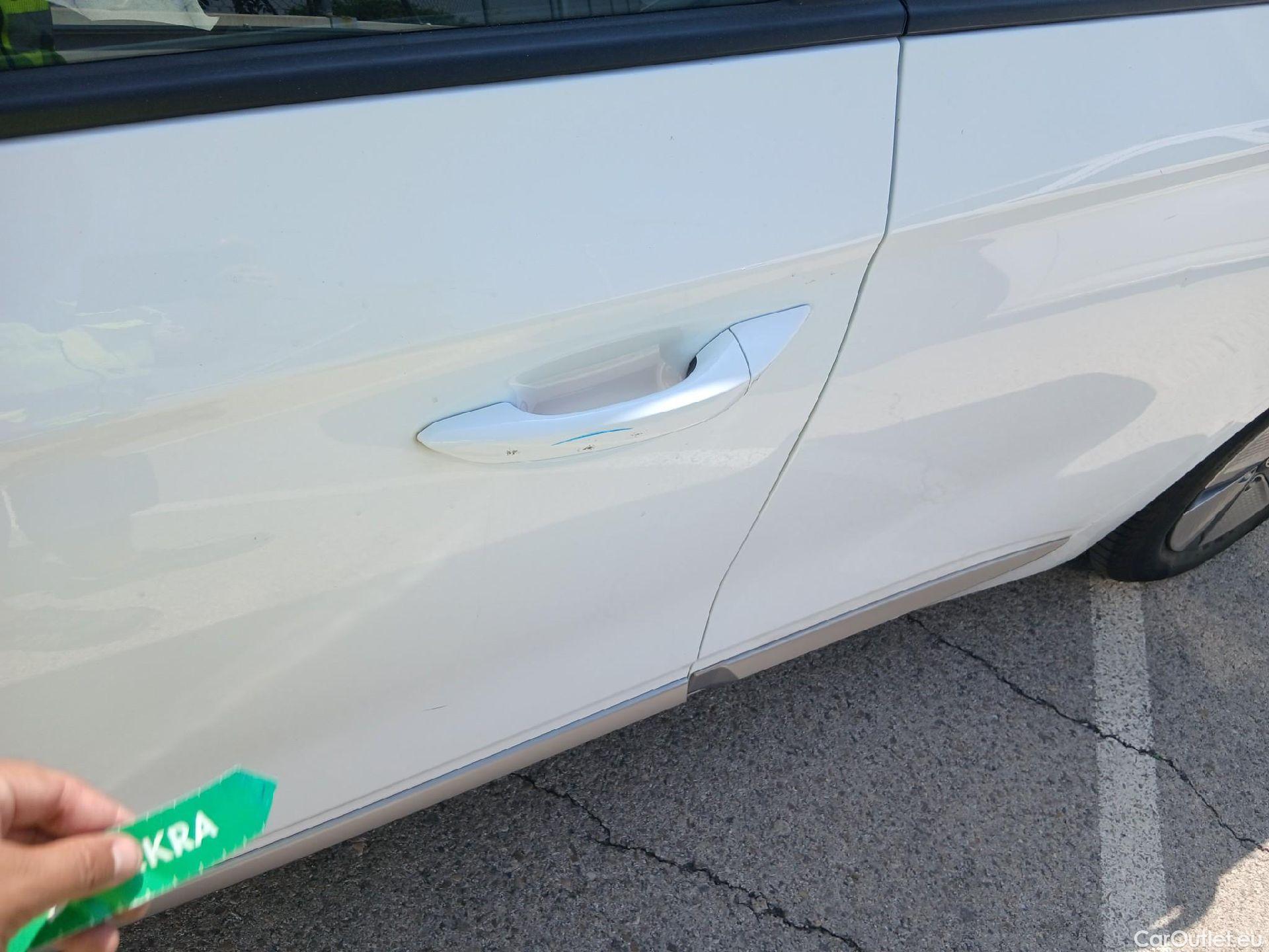  Hyundai   Ioniq HYUNDAI / 2019 / 5P / berlina con portón 1.6 GDI HEV Klass DCT #18