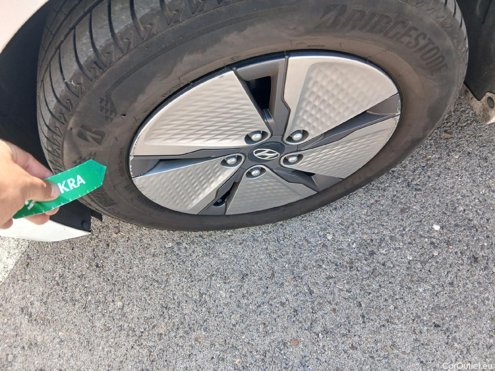  Hyundai   Ioniq HYUNDAI / 2019 / 5P / berlina con portón 1.6 GDI HEV Klass DCT #13