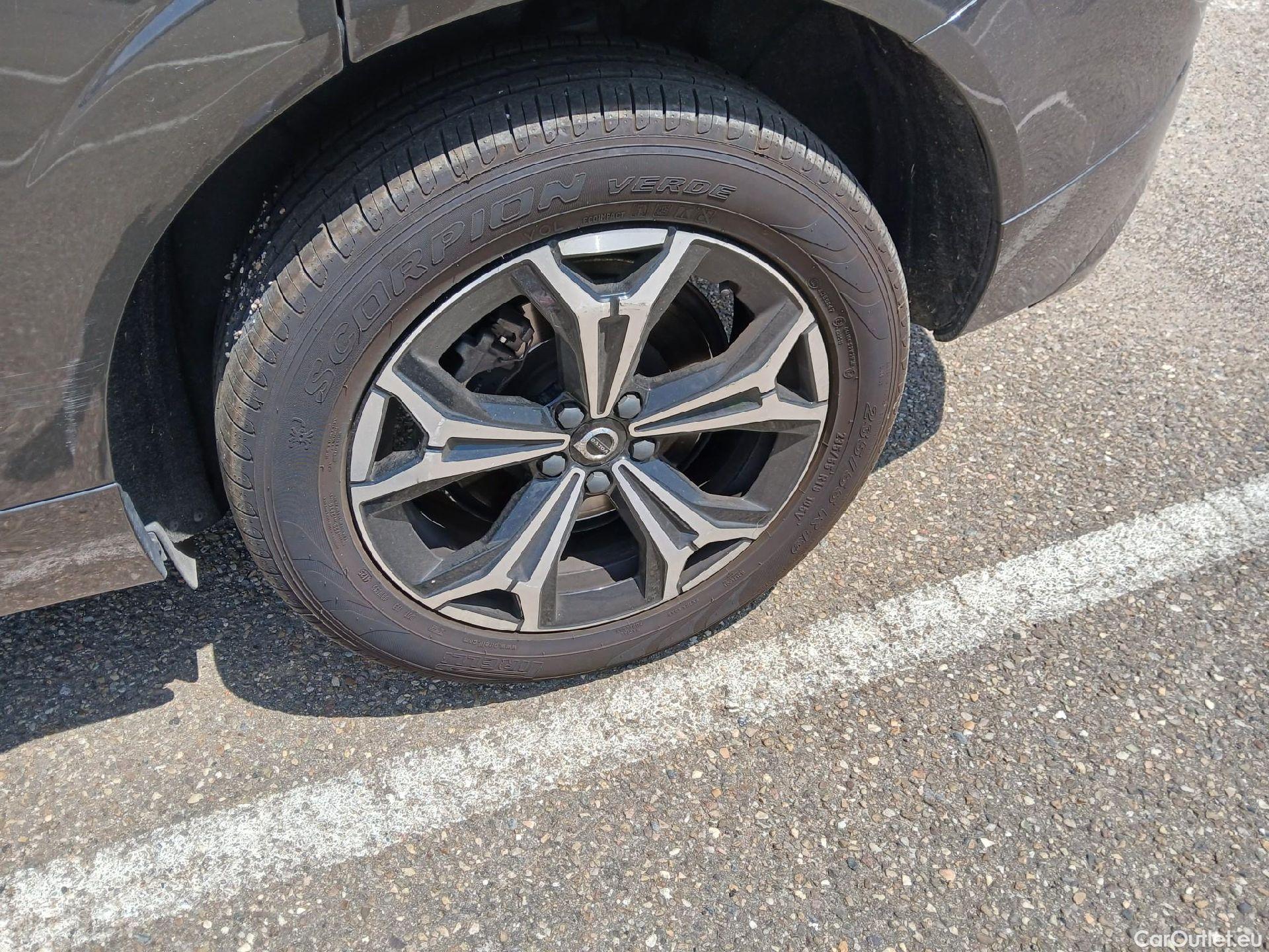  Volvo  XC60 VOLVO  / 2017 / 5P / todoterreno 2.0 B4 D Momentum Pro Auto #23