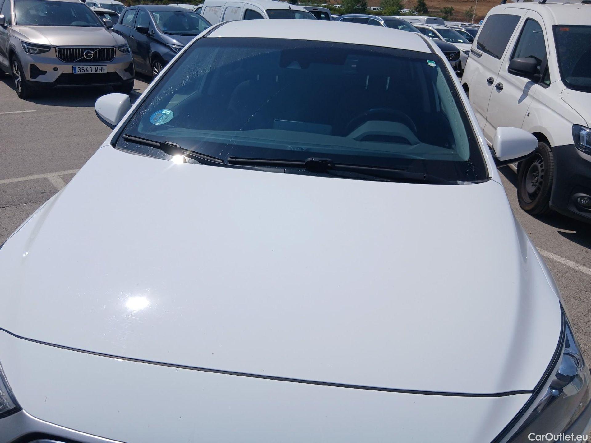  Hyundai   Ioniq HYUNDAI / 2019 / 5P / berlina con portón 1.6 GDI HEV Klass DCT #11
