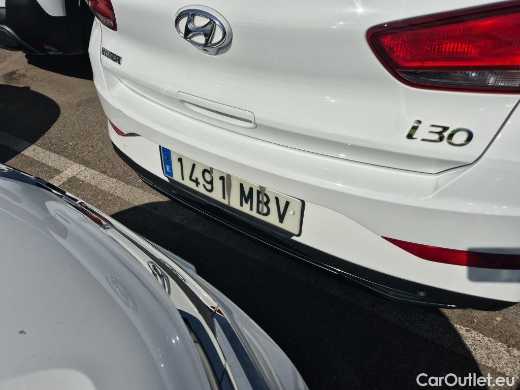  Hyundai  i30 HYUNDAI  / 2020 / 5P / berlina con portón 1.0 TGDI 48V Klass #20