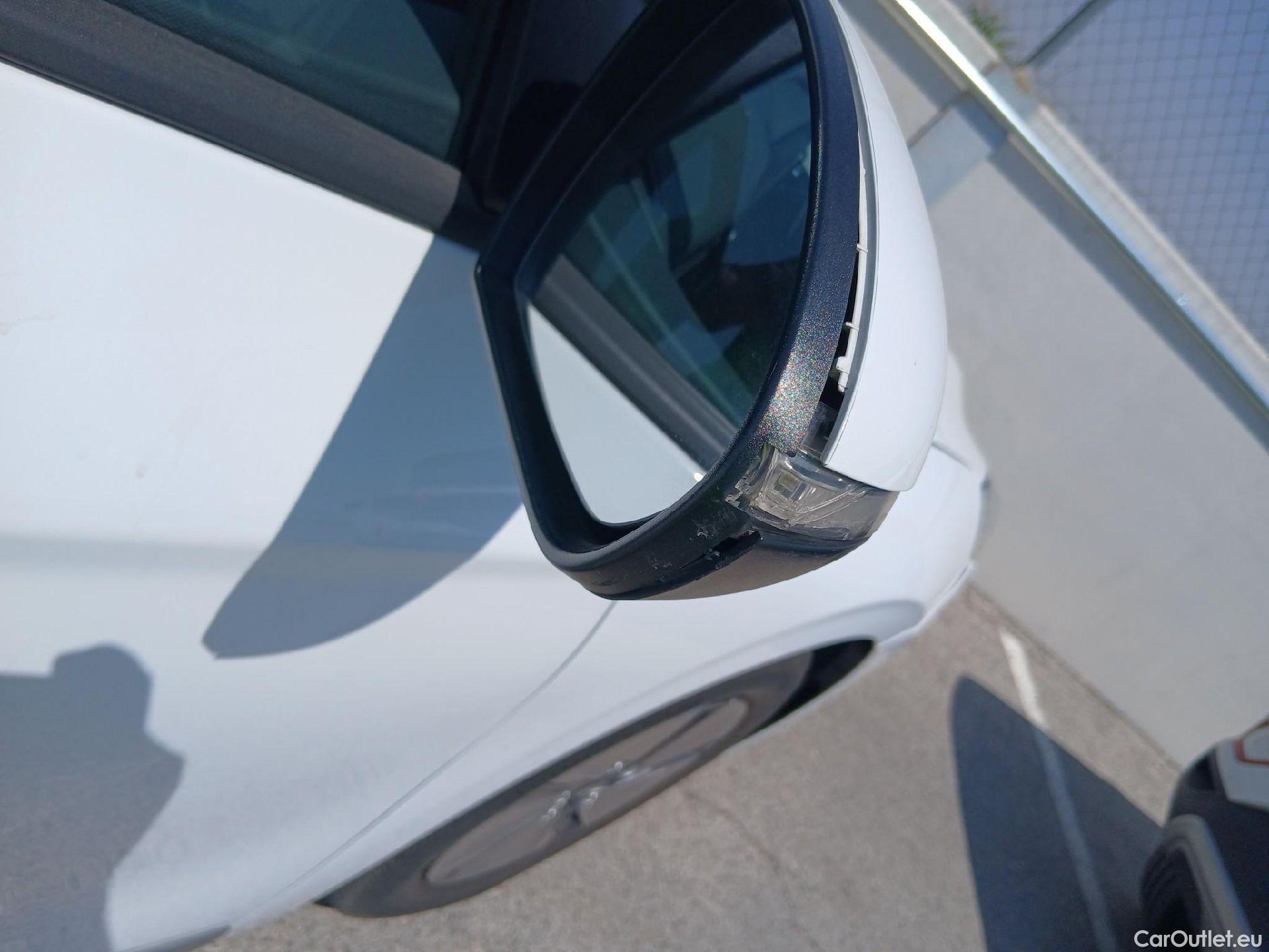  Hyundai   Ioniq HYUNDAI / 2019 / 5P / berlina con portón 1.6 GDI HEV Klass DCT #41