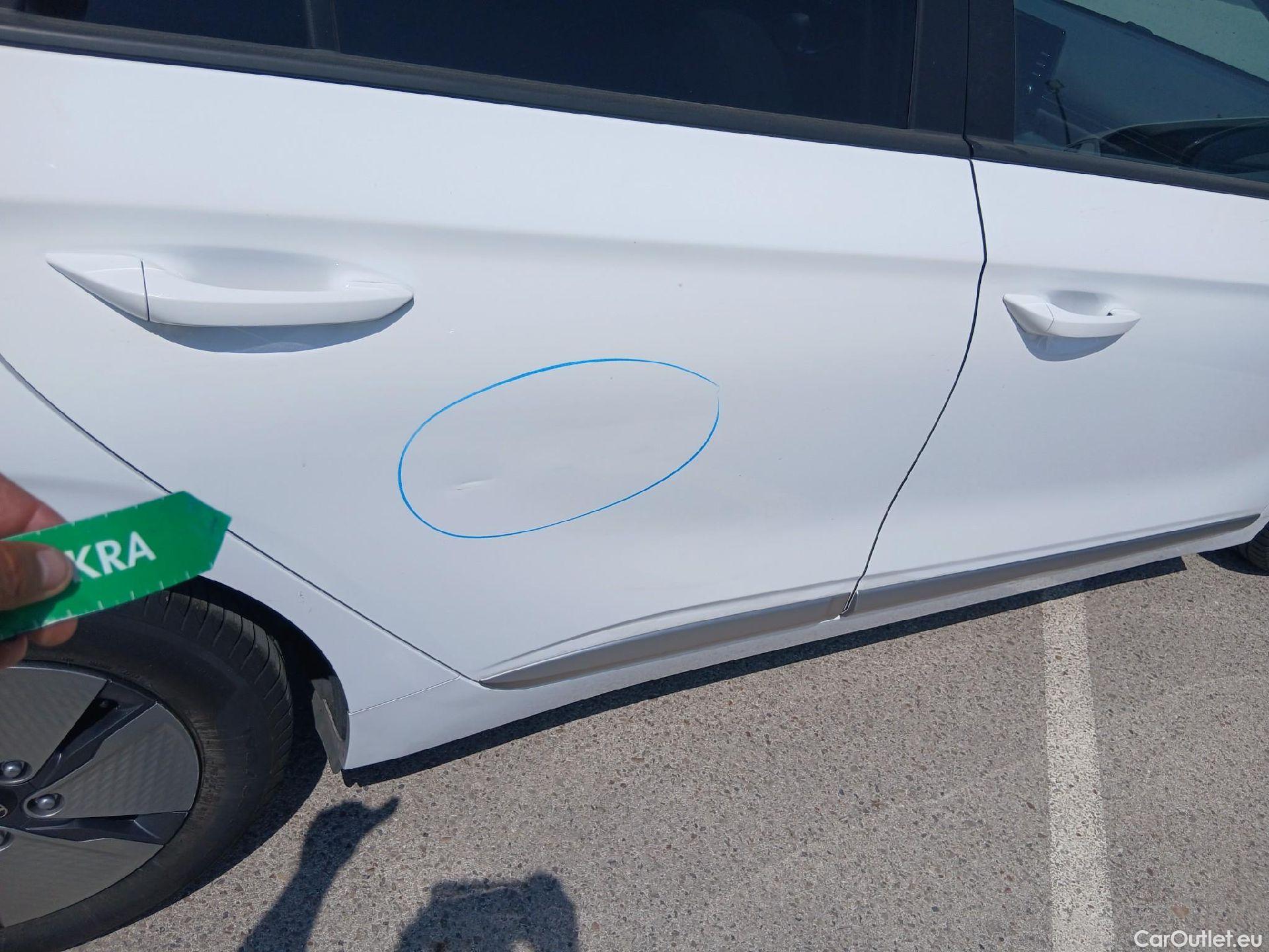  Hyundai   Ioniq HYUNDAI / 2019 / 5P / berlina con portón 1.6 GDI HEV Klass DCT #35