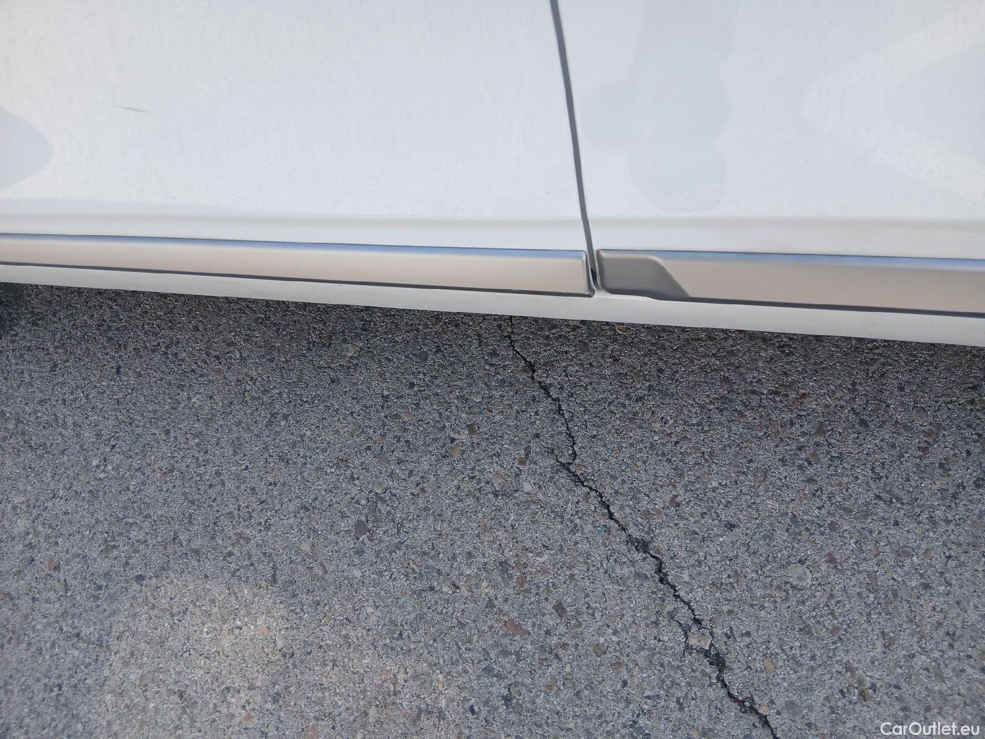  Hyundai   Ioniq HYUNDAI / 2019 / 5P / berlina con portón 1.6 GDI HEV Klass DCT #23
