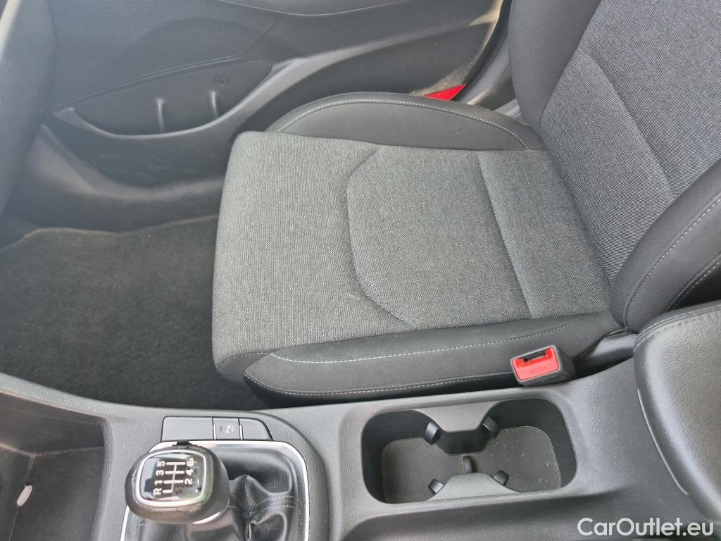  Hyundai  i30 HYUNDAI  / 2020 / 5P / berlina con portón 1.0 TGDI 48V Klass #24