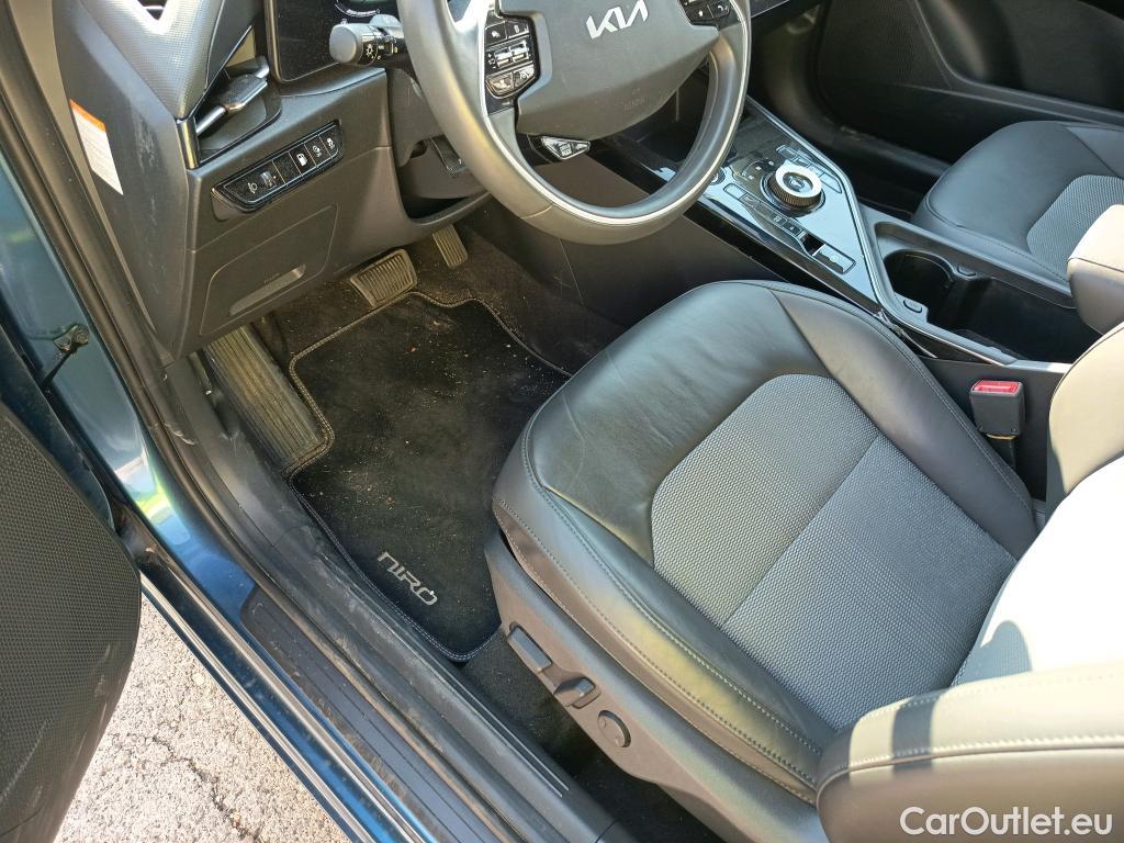  KIA  Niro KIA  / 2022 / 5P / crossover 1.6 GDi PHEV 135kW (183CV) Drive #16