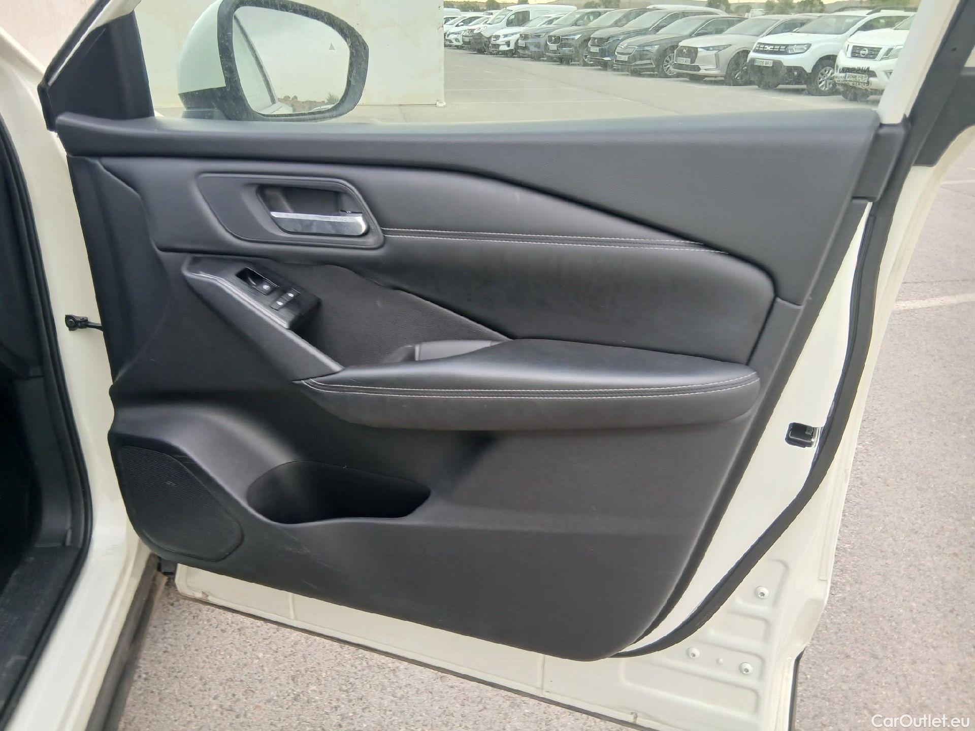  Nissan  Qashqai NISSAN  / 2021 / 5P / todoterreno DIG-T 103kW (140CV) mHEV 4x2 Acenta #44