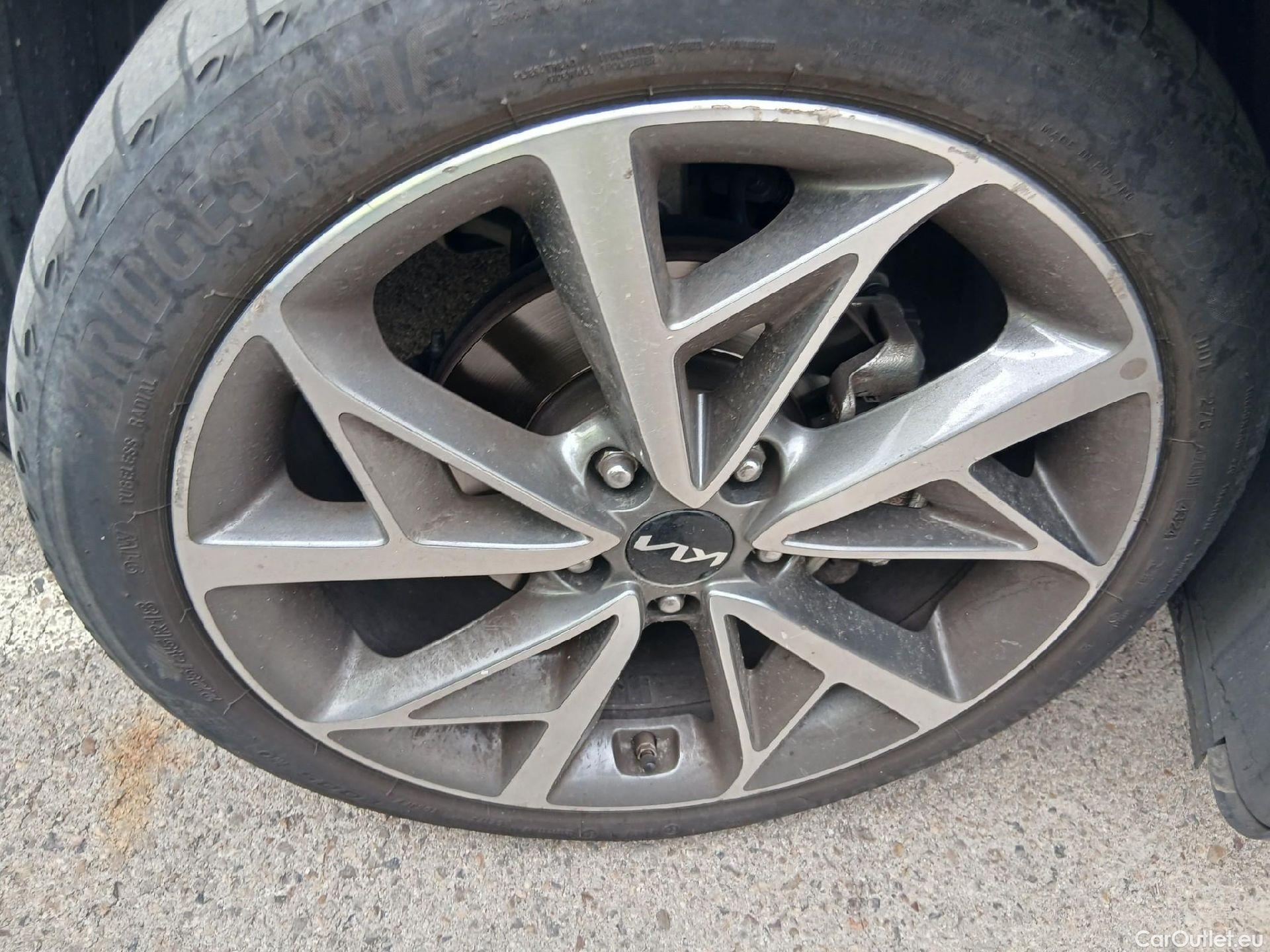  KIA  Niro KIA  / 2019 / 5P / crossover 1.6 GDi HEV 104kW (141CV) Emotion (AC) #52