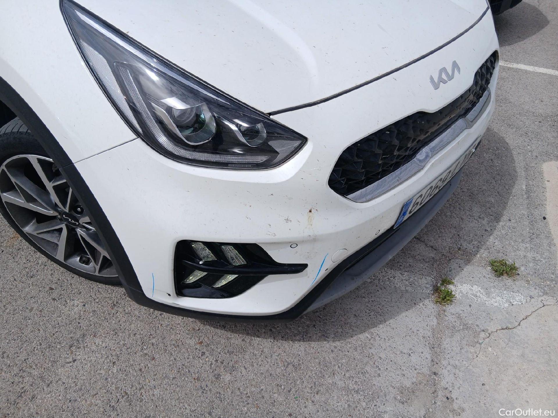  KIA  Niro KIA  / 2019 / 5P / crossover 1.6 GDi HEV 104kW (141CV) Emotion (AC) #3