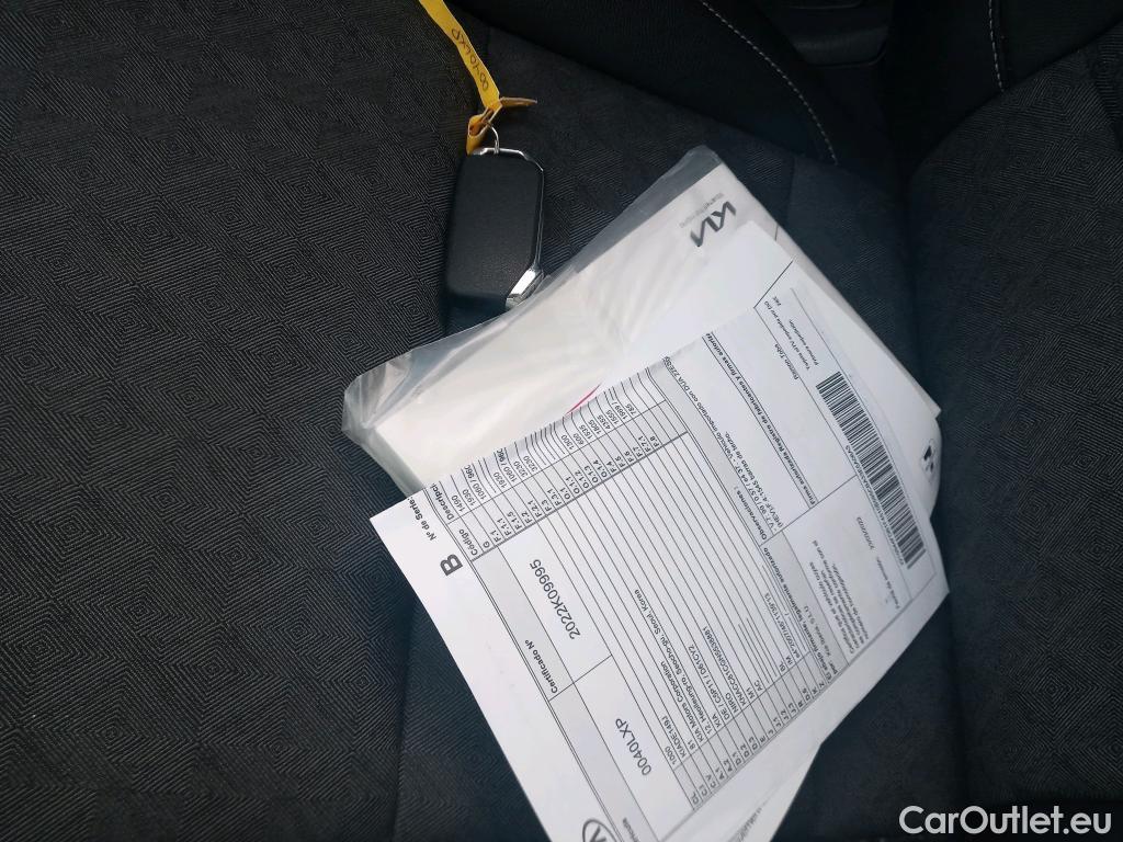  KIA  Niro KIA  / 2019 / 5P / crossover 1.6 GDi HEV 104kW (141CV) Emotion #1