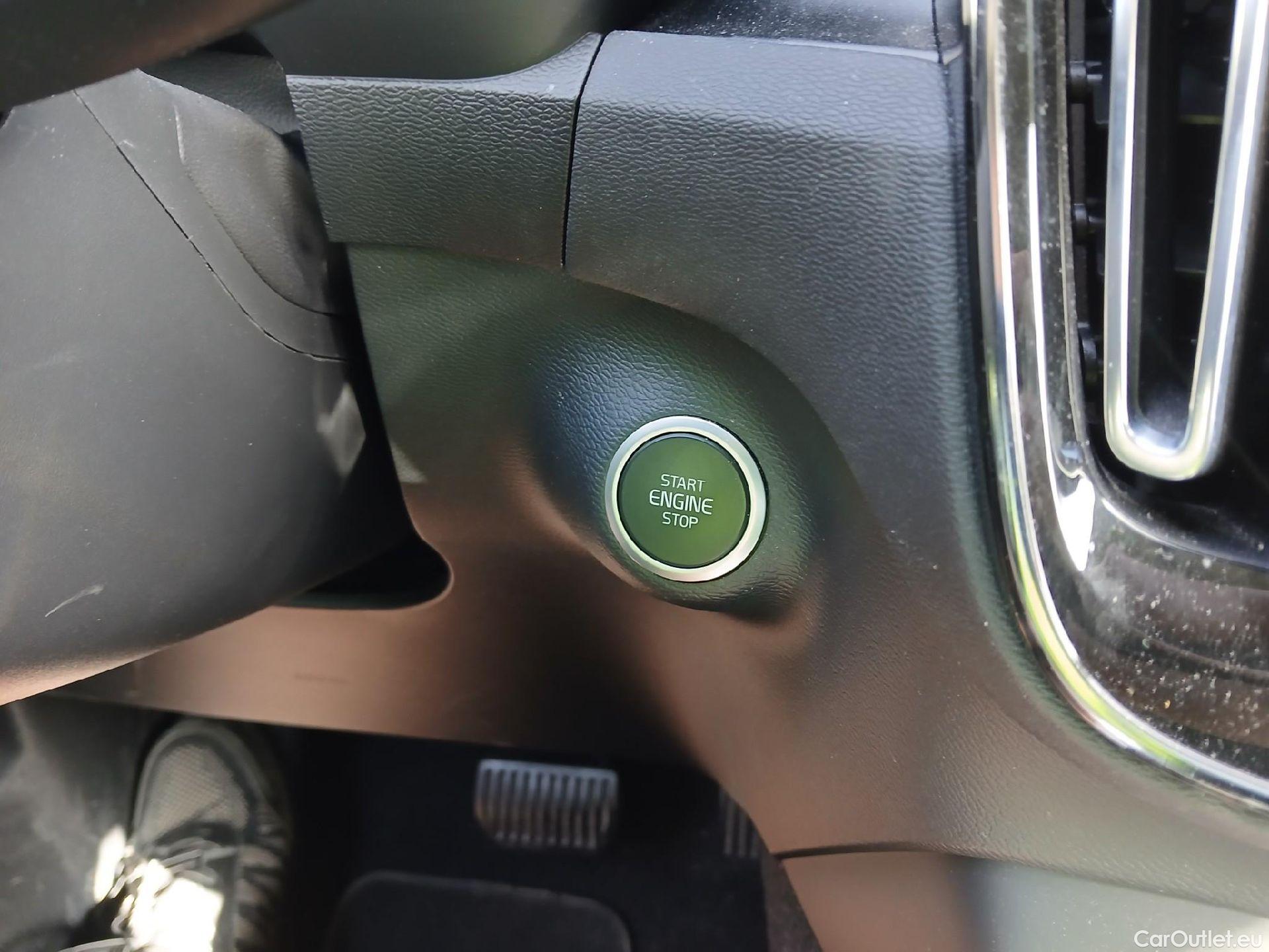  Volvo  XC 40 VOLVO XC40 / 2021 / 5P / todoterreno 1.5 T5 Recharge PHEV Plus Bright Auto #1