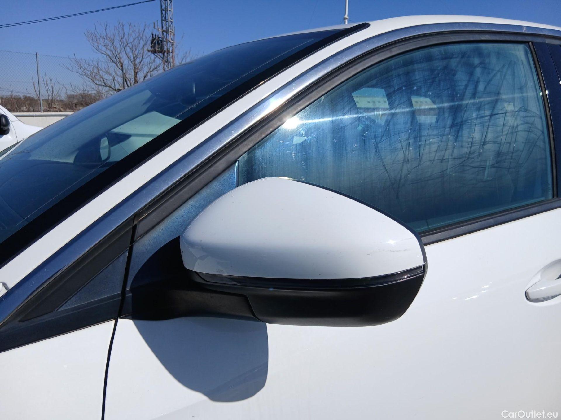  Peugeot  3008 PEUGEOT  / 2016 / 5P / todoterreno 1.2 PURETECH 96KW (130CV) ACTIVE S&S #12