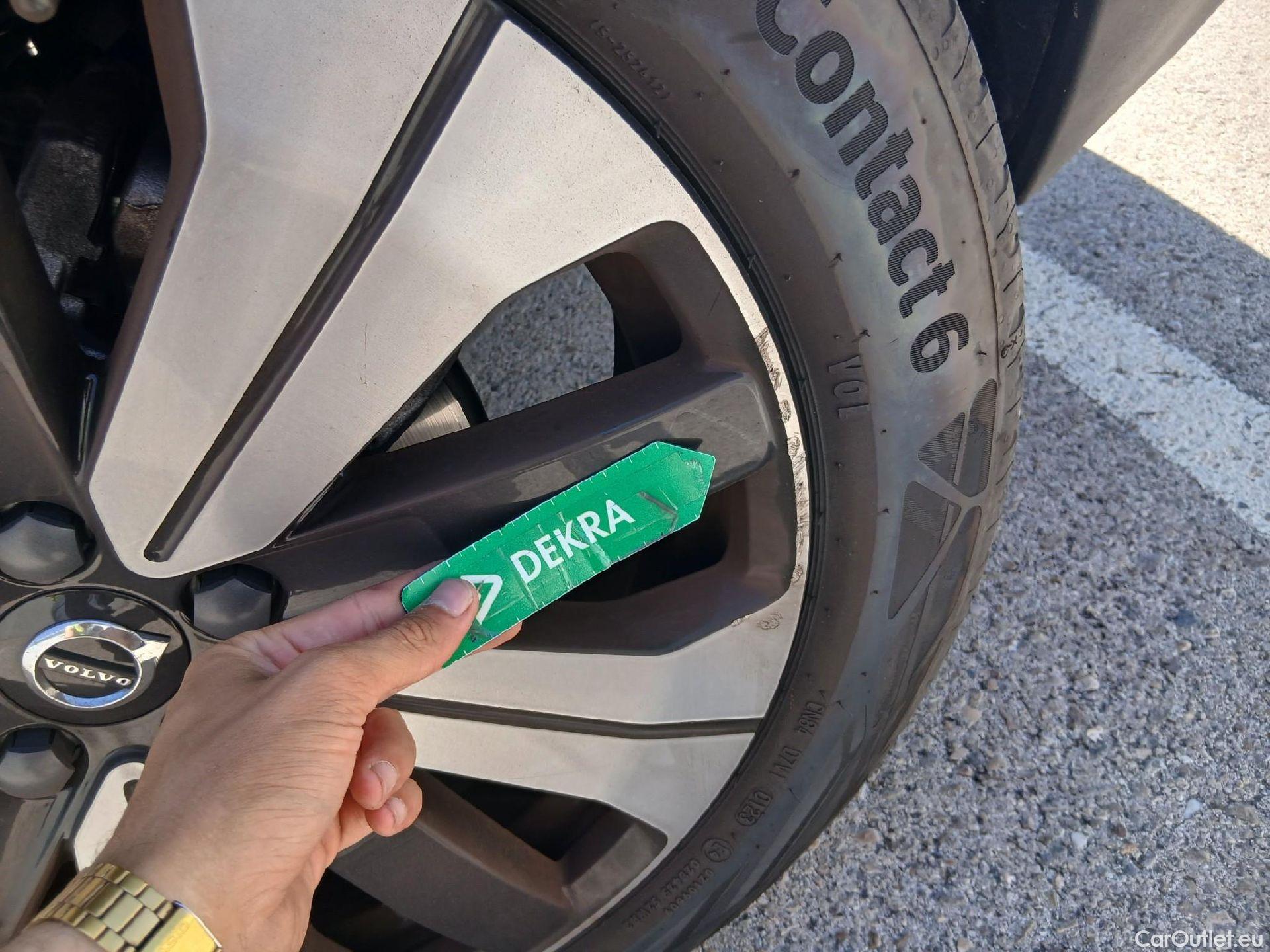  Volvo  XC 40 VOLVO XC40 / 2021 / 5P / todoterreno 1.5 T5 Recharge PHEV Plus Dark Auto #17