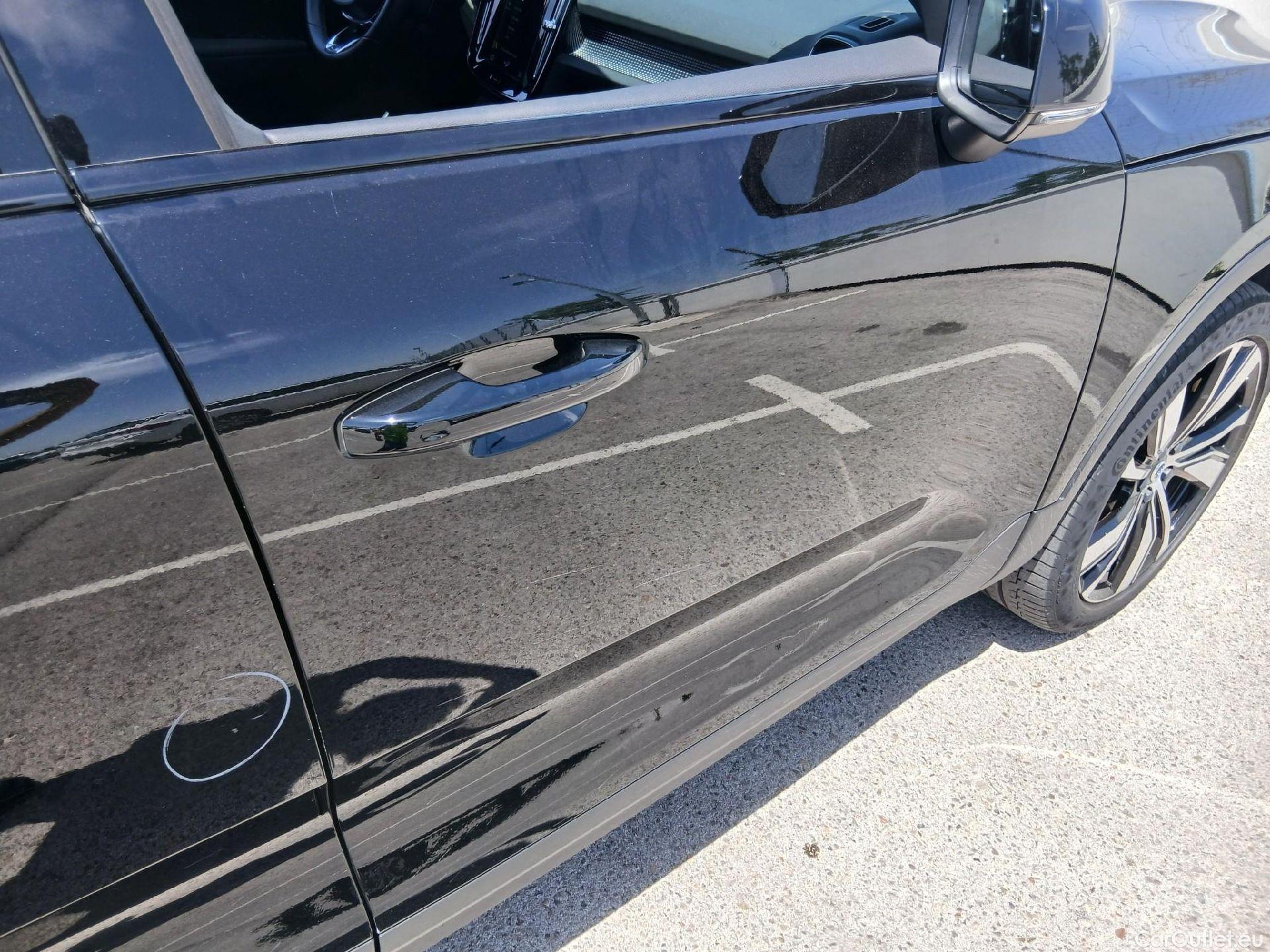 Volvo  XC 40 VOLVO XC40 / 2017 / 5P / todoterreno 1.5 T4 Twin Recharge R-Design Auto #31