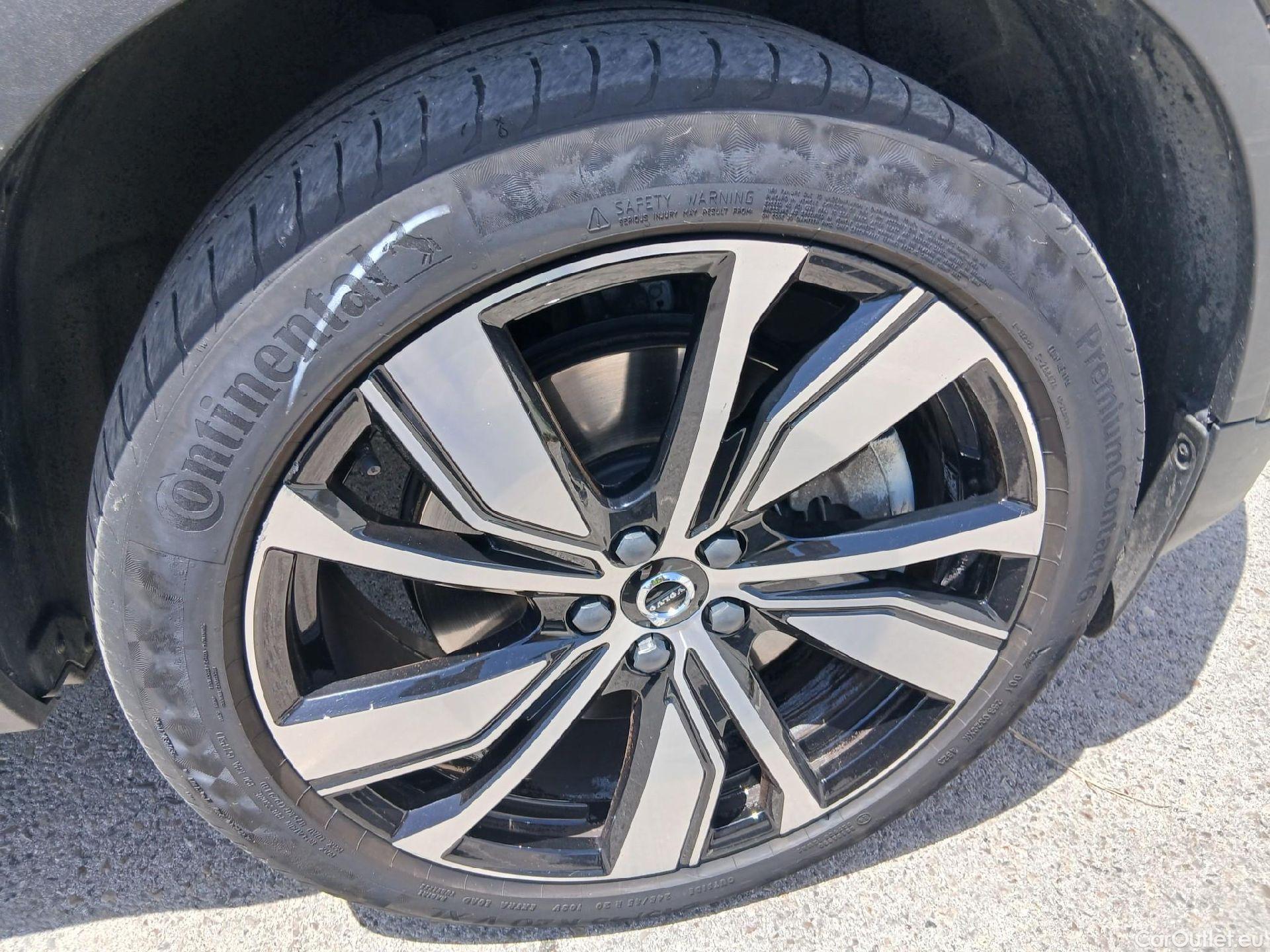  Volvo  XC 40 VOLVO XC40 / 2017 / 5P / todoterreno 1.5 T4 Twin Recharge R-Design Auto #32