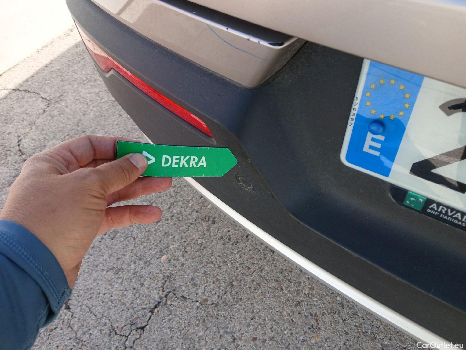  Volvo  XC 40 VOLVO XC40 / 2021 / 5P / todoterreno 1.5 T5 Recharge PHEV Plus Bright Auto #24