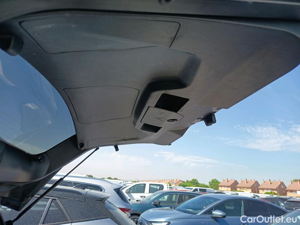  Peugeot  3008 PEUGEOT  / 2020 / 5P / todoterreno 1.5 BlueHDi 96kW S&S Allure Pack EAT8 #18