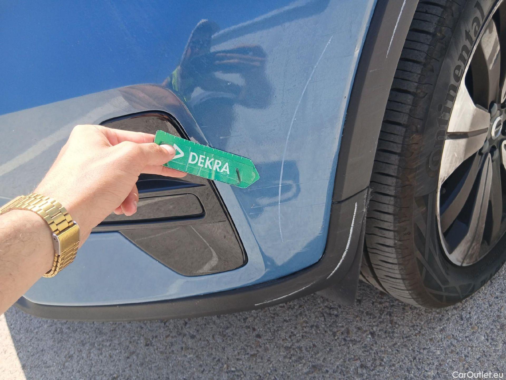  Volvo  XC 40 VOLVO XC40 / 2021 / 5P / todoterreno 1.5 T5 Recharge PHEV Plus Dark Auto #3