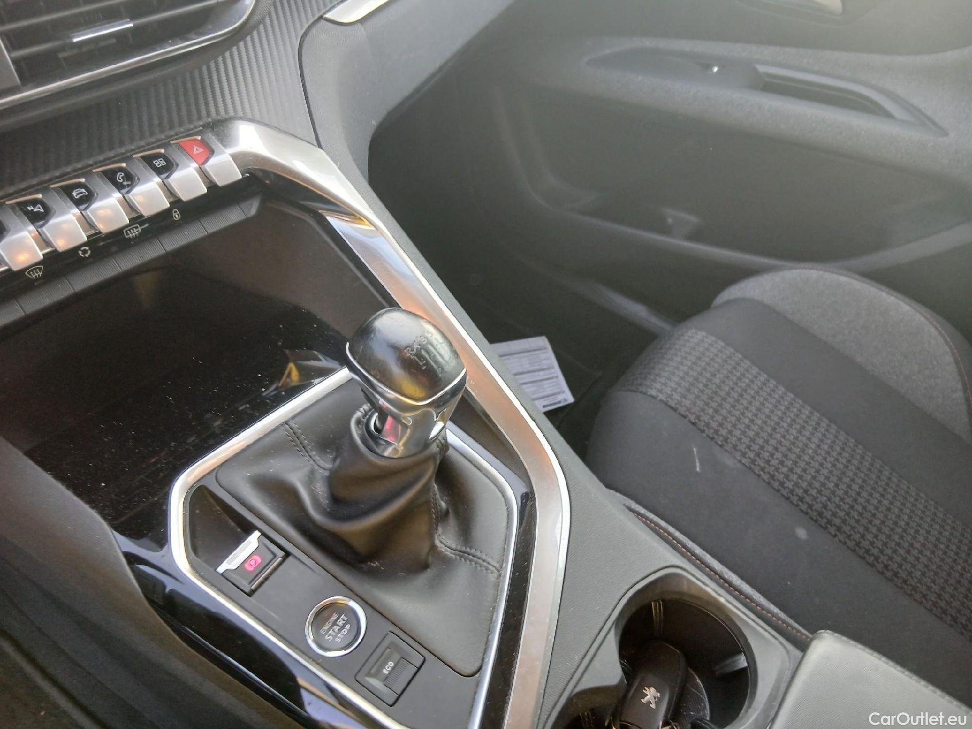  Peugeot  3008 PEUGEOT  / 2020 / 5P / todoterreno 1.5 BlueHDi 96kW (130CV) S&S Active Pack (AC4) #3