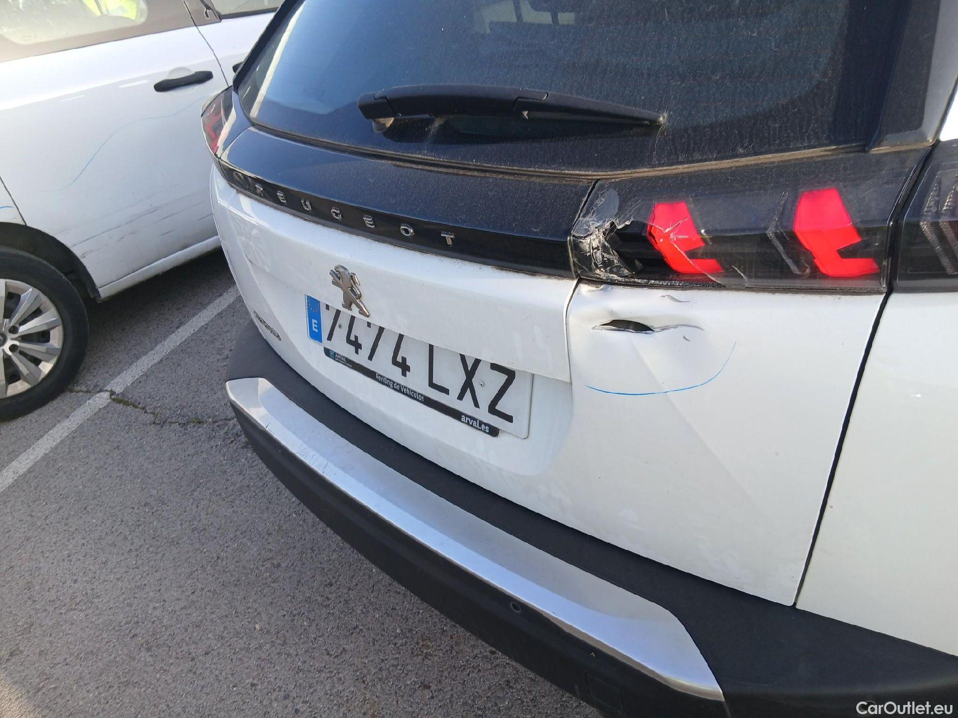  Peugeot  2008 PEUGEOT  / 2019 / 5P / todoterreno Active BlueHDI 81kW (110CV) #18