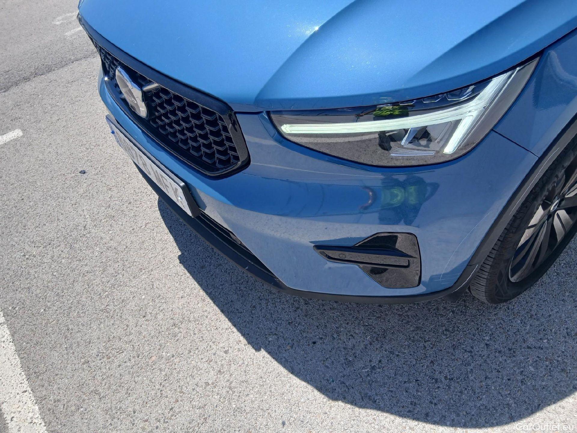  Volvo  XC 40 VOLVO XC40 / 2021 / 5P / todoterreno 1.5 T5 Recharge PHEV Plus Dark Auto #2