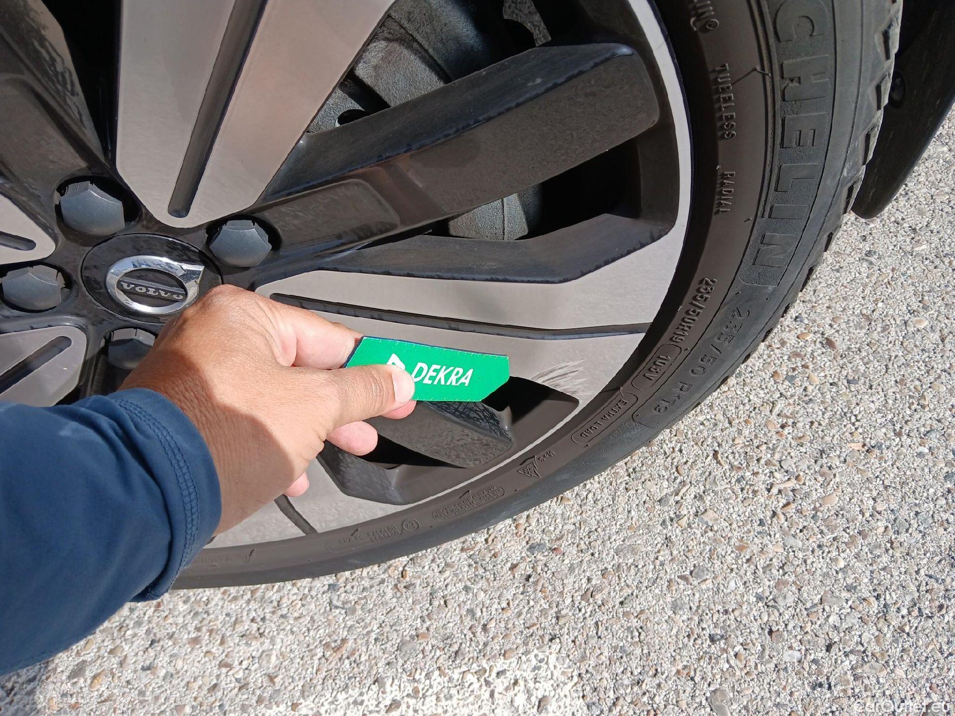  Volvo  XC 40 VOLVO XC40 / 2021 / 5P / todoterreno 1.5 T5 Recharge PHEV Plus Bright Auto #30