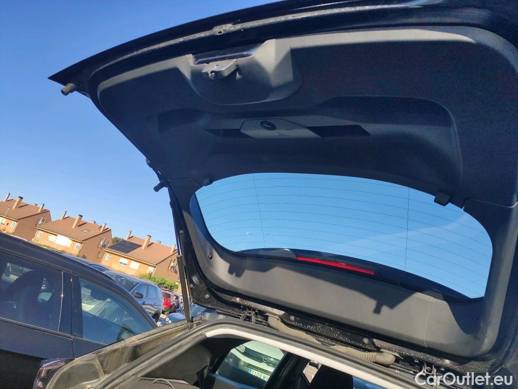  Peugeot  2008 PEUGEOT  / 2019 / 5P / todoterreno Active BlueHDI 81kW (110CV) #9