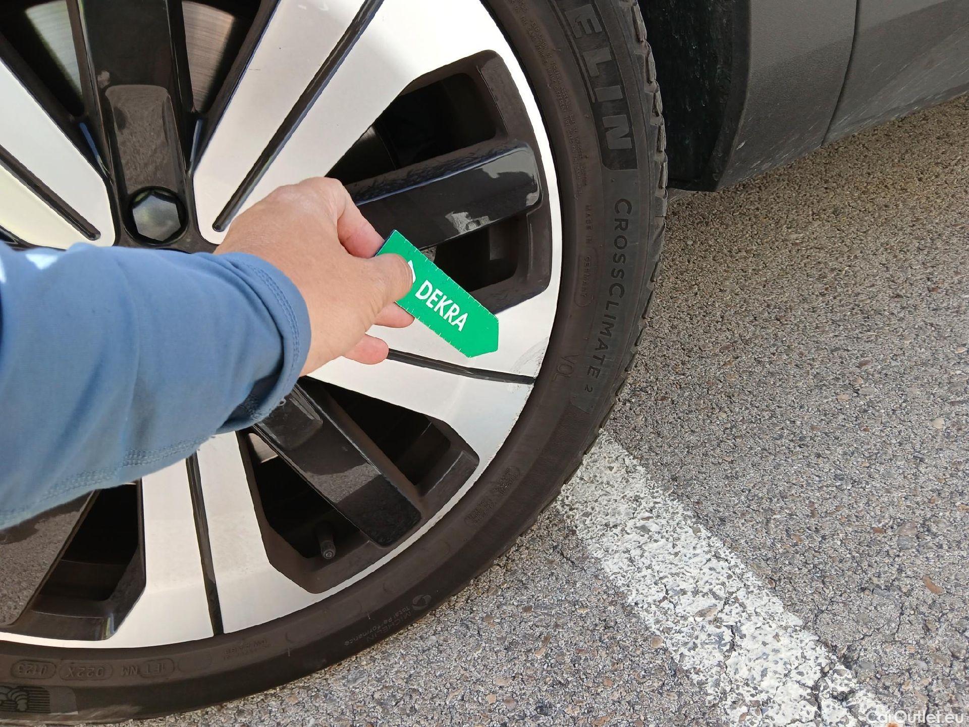  Volvo  XC 40 VOLVO XC40 / 2021 / 5P / todoterreno 1.5 T5 Recharge PHEV Plus Bright Auto #6