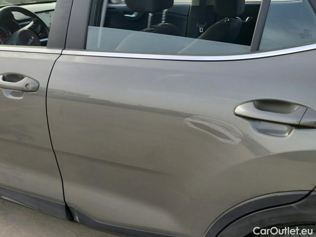  KIA  STONIC KIA  / 2017 / 5P / todoterreno 1.0 T-GDi 88kW (120CV) MHEV iMT Drive #13