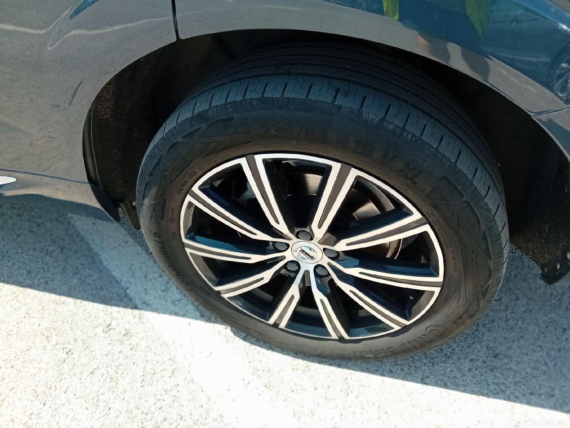  Volvo  XC60 VOLVO  / 2017 / 5P / todoterreno 2.0 T6 AWD Recharge Inscription Auto #4